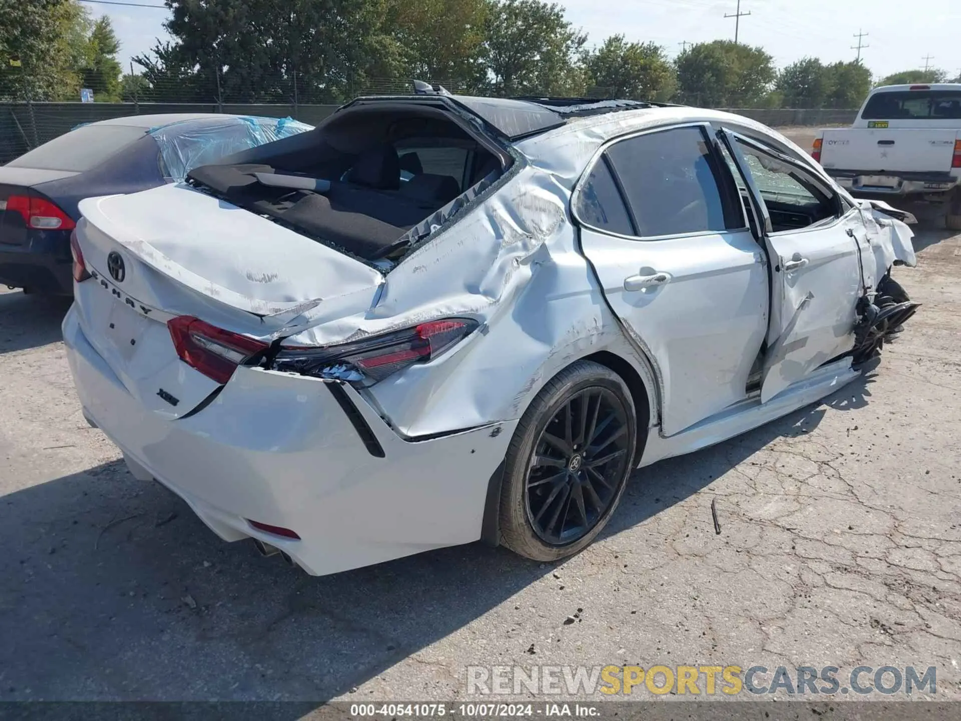 4 Photograph of a damaged car 4T1K61AK0PU757069 TOYOTA CAMRY 2023