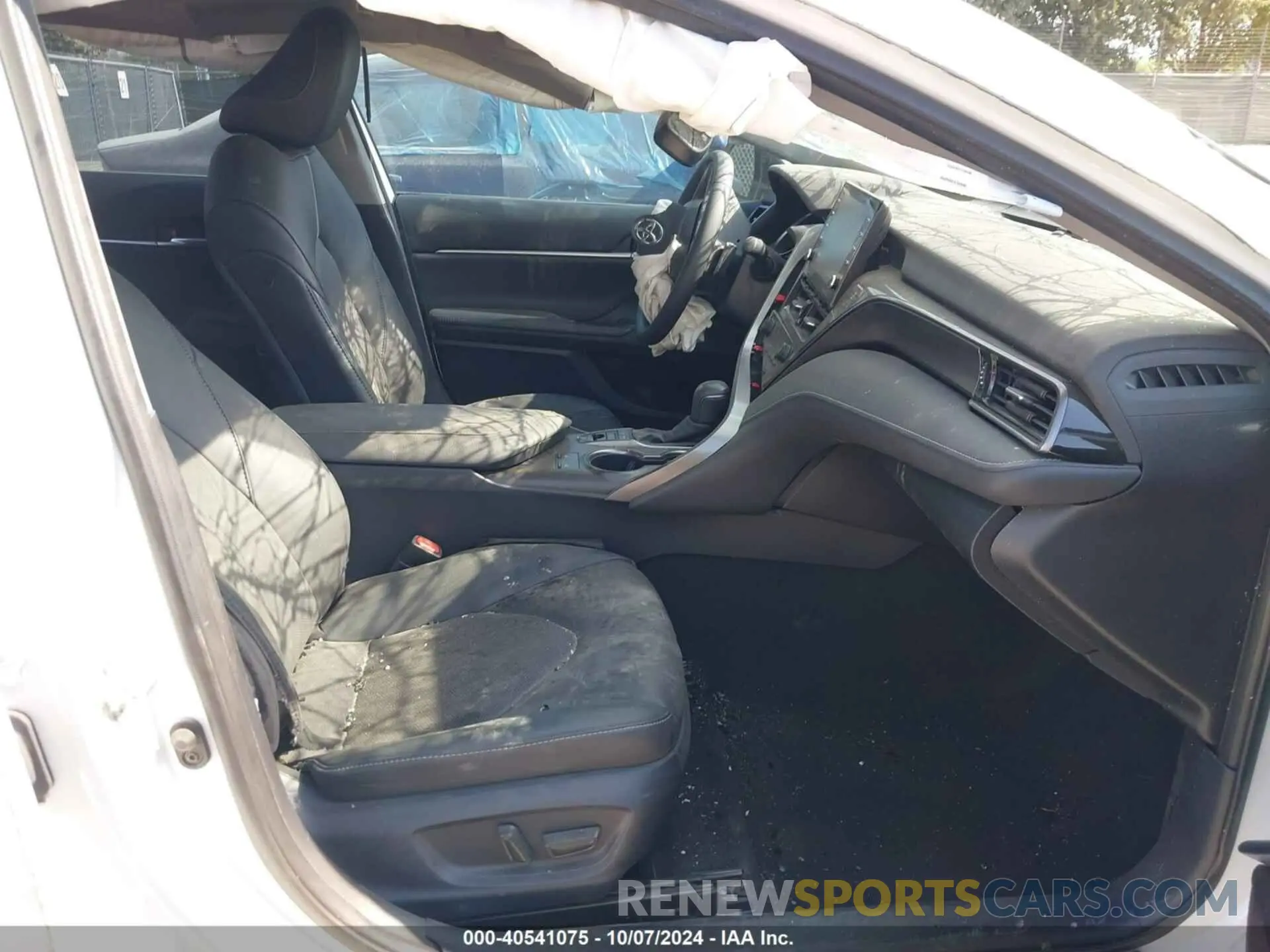 5 Photograph of a damaged car 4T1K61AK0PU757069 TOYOTA CAMRY 2023