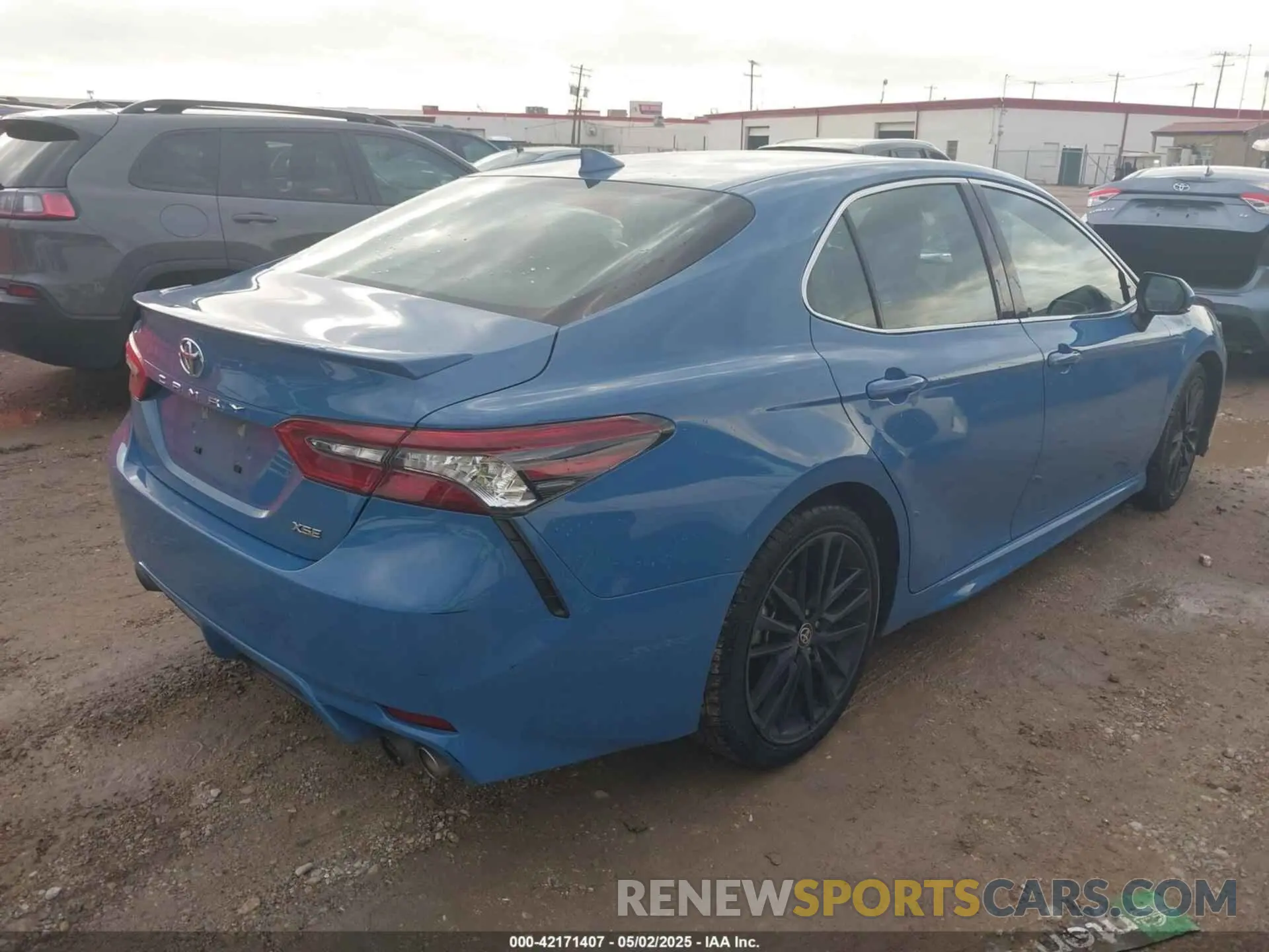 4 Photograph of a damaged car 4T1K61AK1PU124368 TOYOTA CAMRY 2023