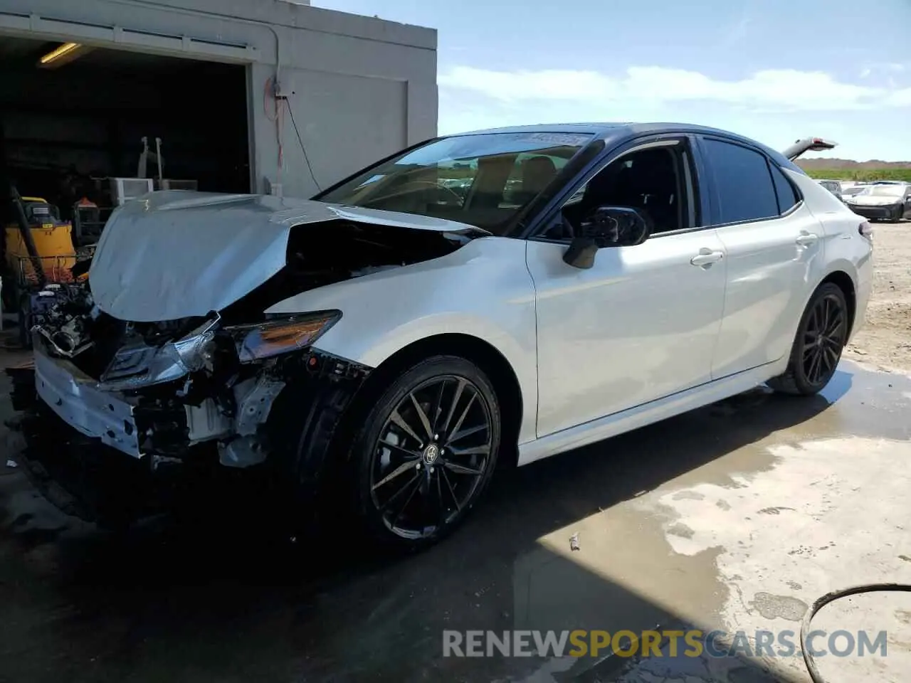 1 Photograph of a damaged car 4T1K61AK1PU145608 TOYOTA CAMRY 2023