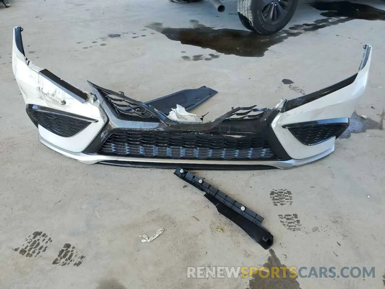12 Photograph of a damaged car 4T1K61AK1PU145608 TOYOTA CAMRY 2023