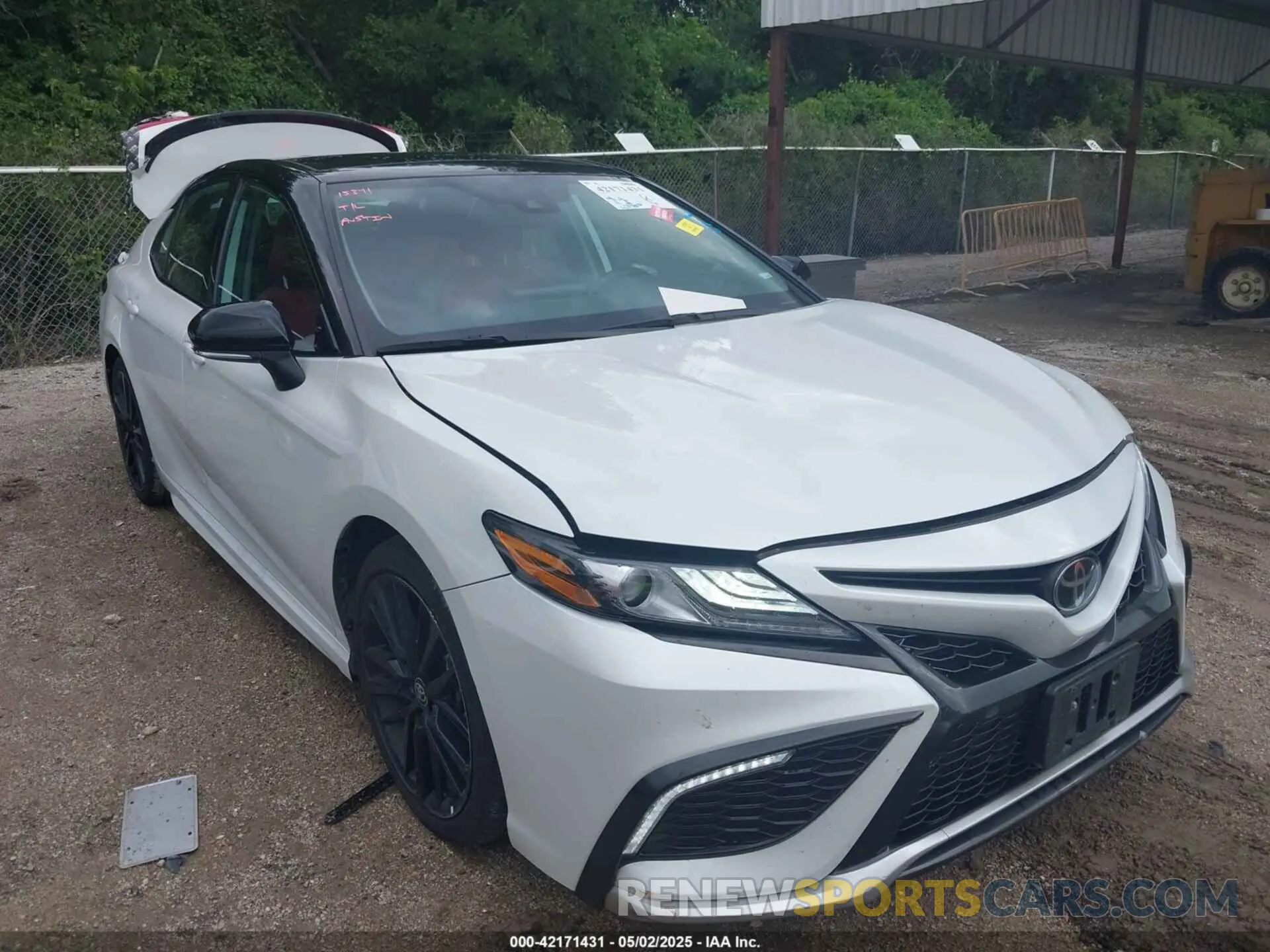 1 Photograph of a damaged car 4T1K61AK1PU182318 TOYOTA CAMRY 2023