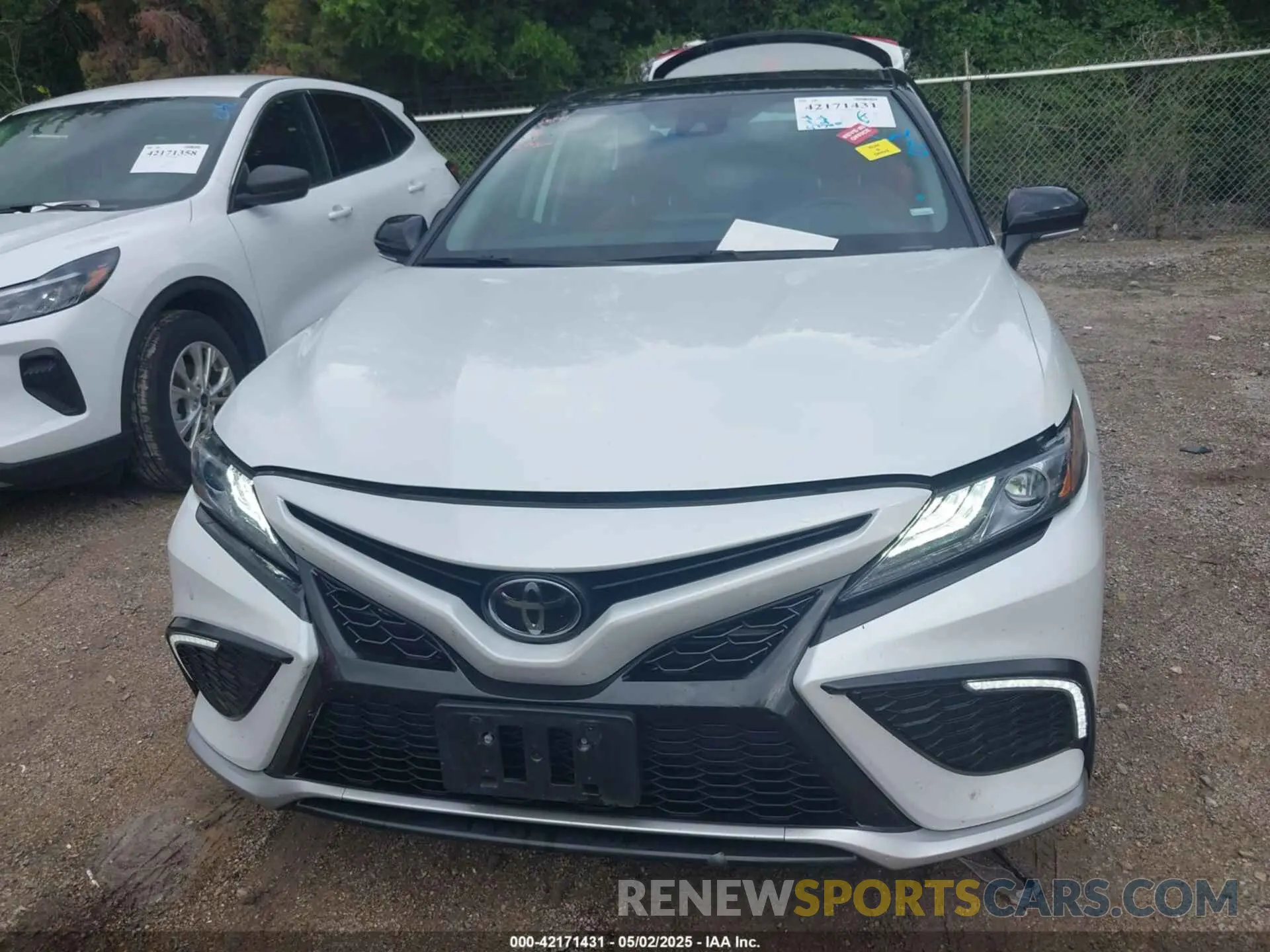 12 Photograph of a damaged car 4T1K61AK1PU182318 TOYOTA CAMRY 2023