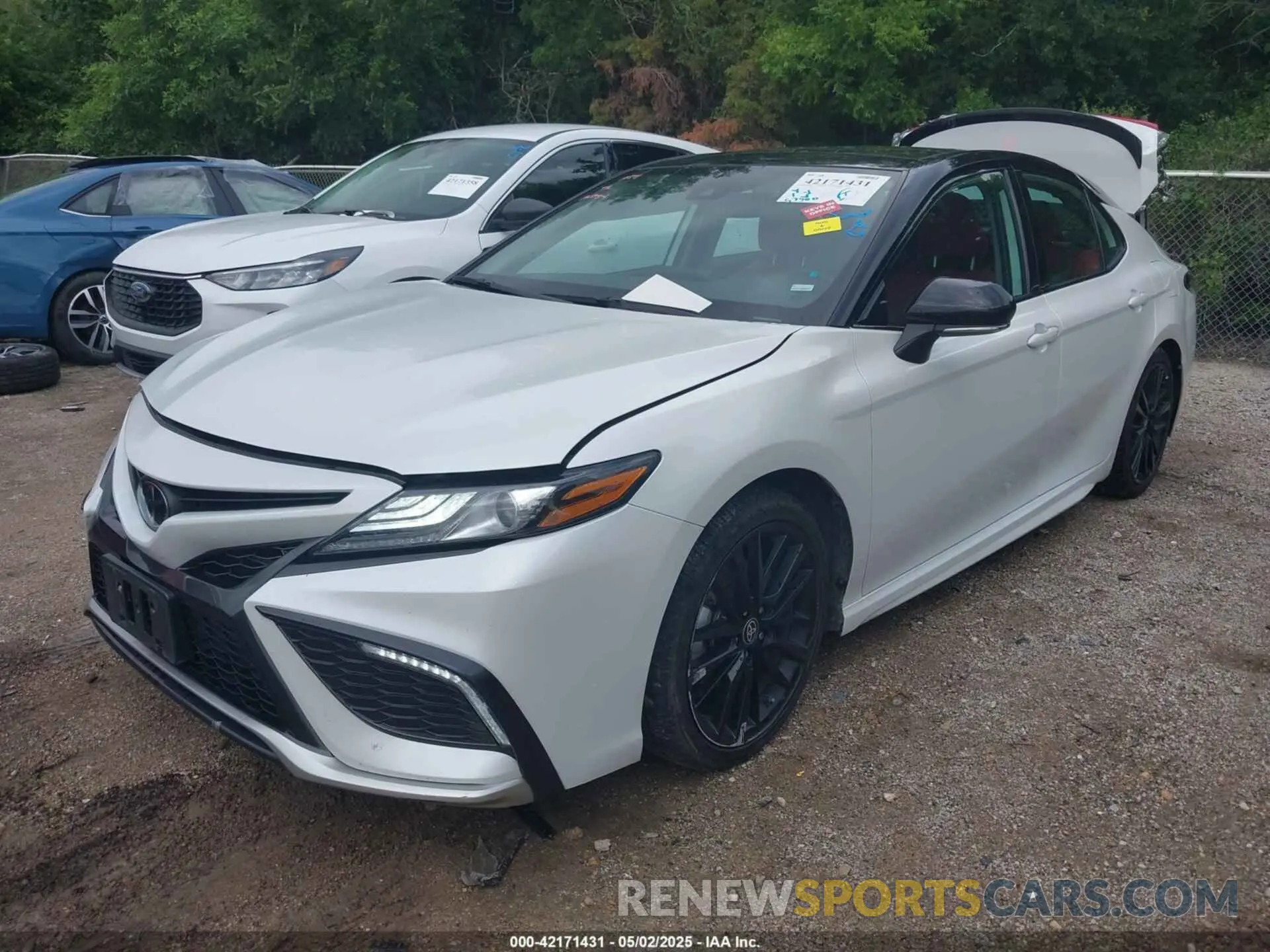 2 Photograph of a damaged car 4T1K61AK1PU182318 TOYOTA CAMRY 2023