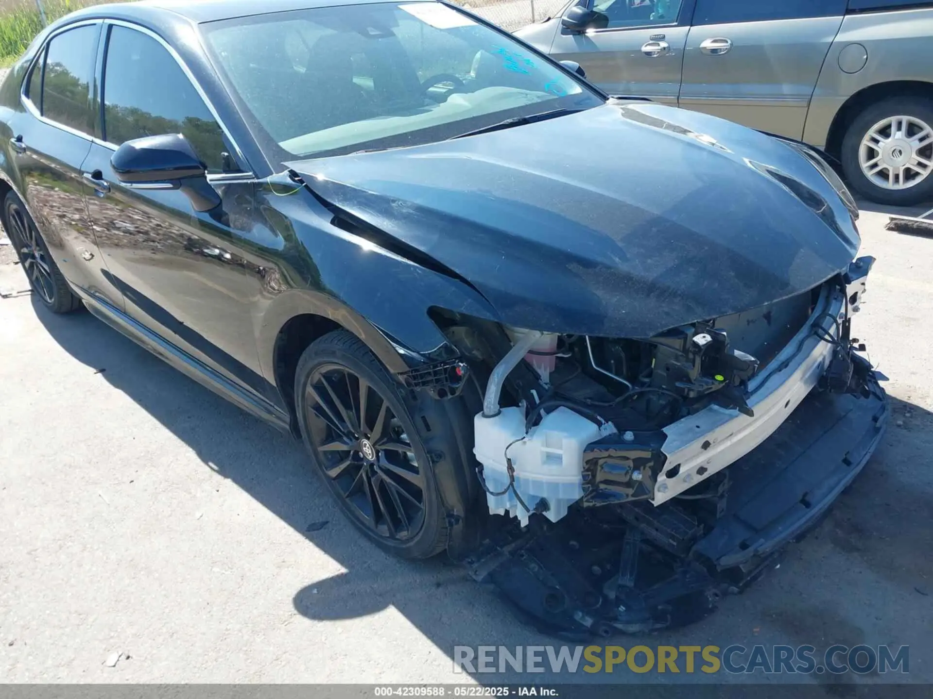 17 Photograph of a damaged car 4T1K61AK1PU722654 TOYOTA CAMRY 2023