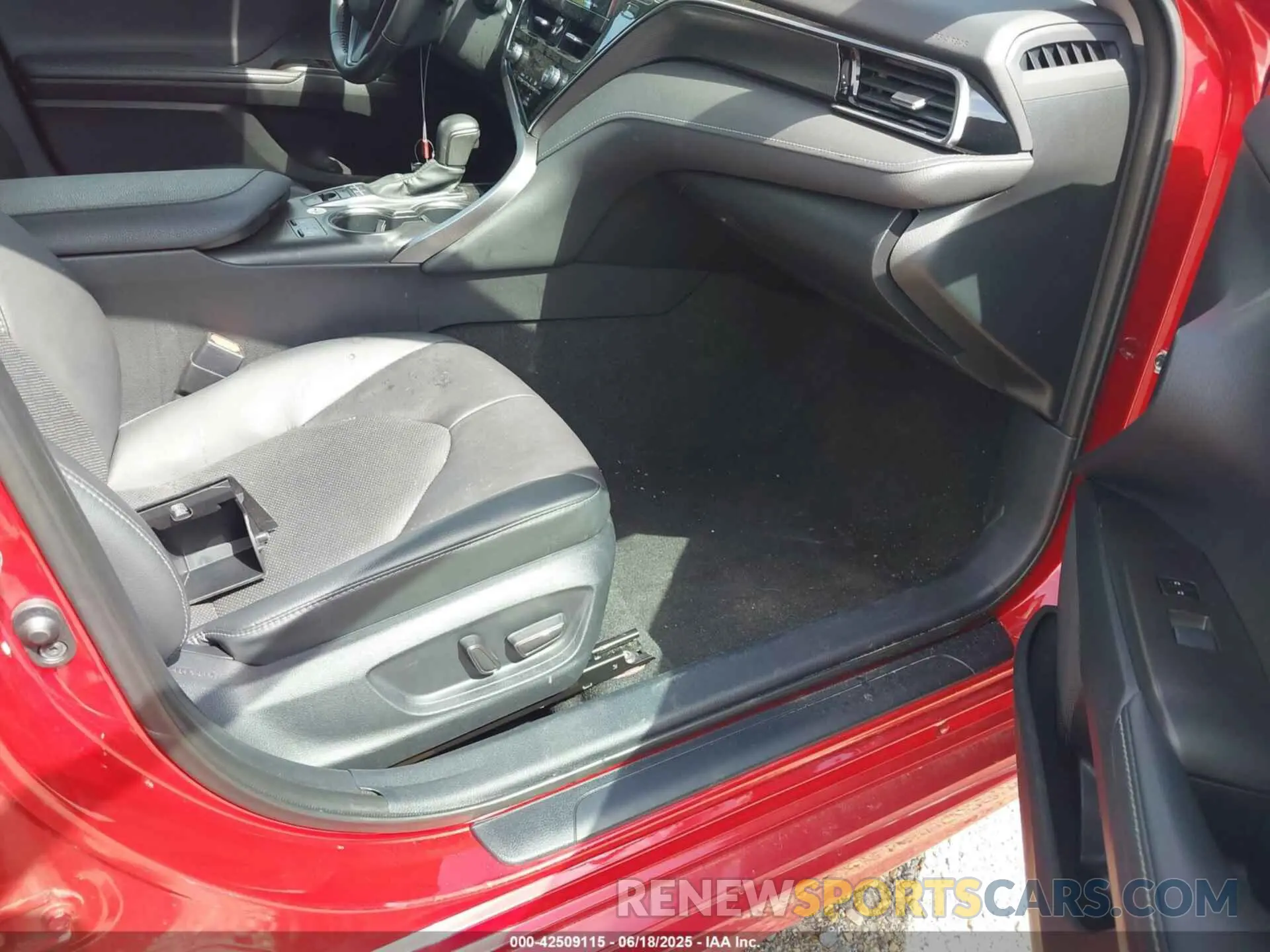 5 Photograph of a damaged car 4T1K61AK2PU165169 TOYOTA CAMRY 2023
