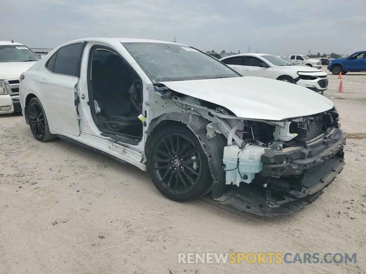 4 Photograph of a damaged car 4T1K61AK2PU739382 TOYOTA CAMRY 2023