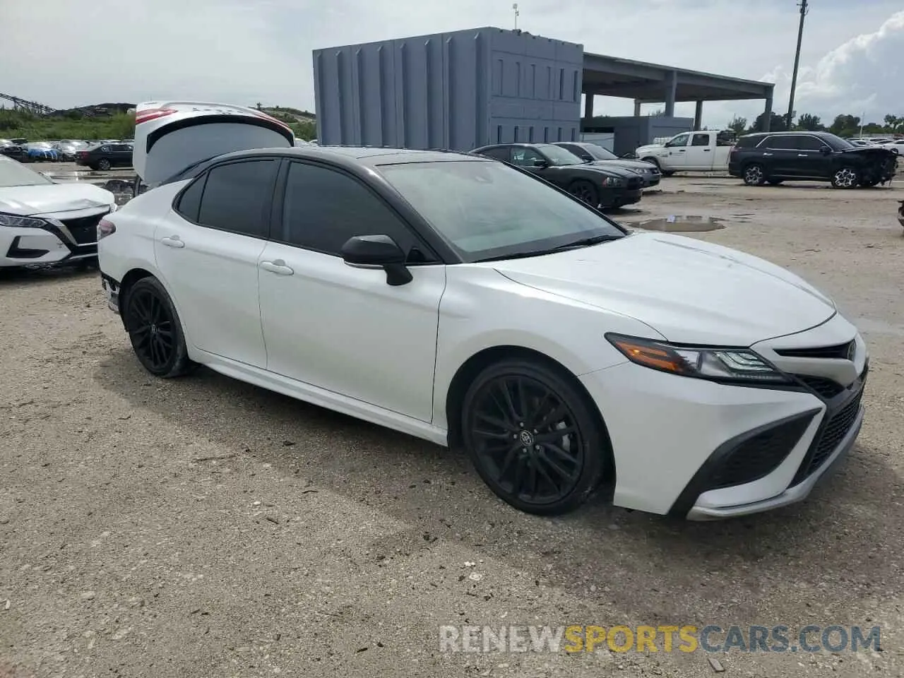 4 Photograph of a damaged car 4T1K61AK3PU080373 TOYOTA CAMRY 2023