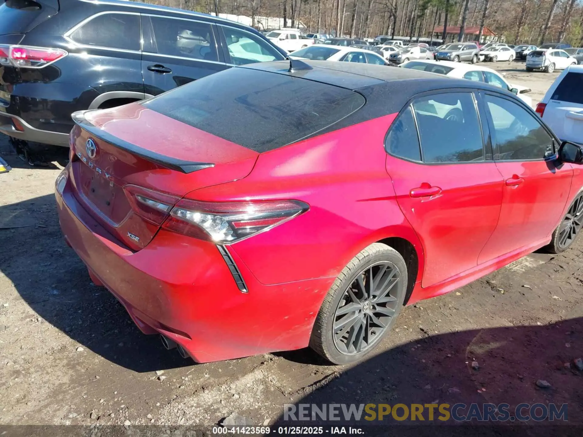 4 Photograph of a damaged car 4T1K61AK3PU092135 TOYOTA CAMRY 2023