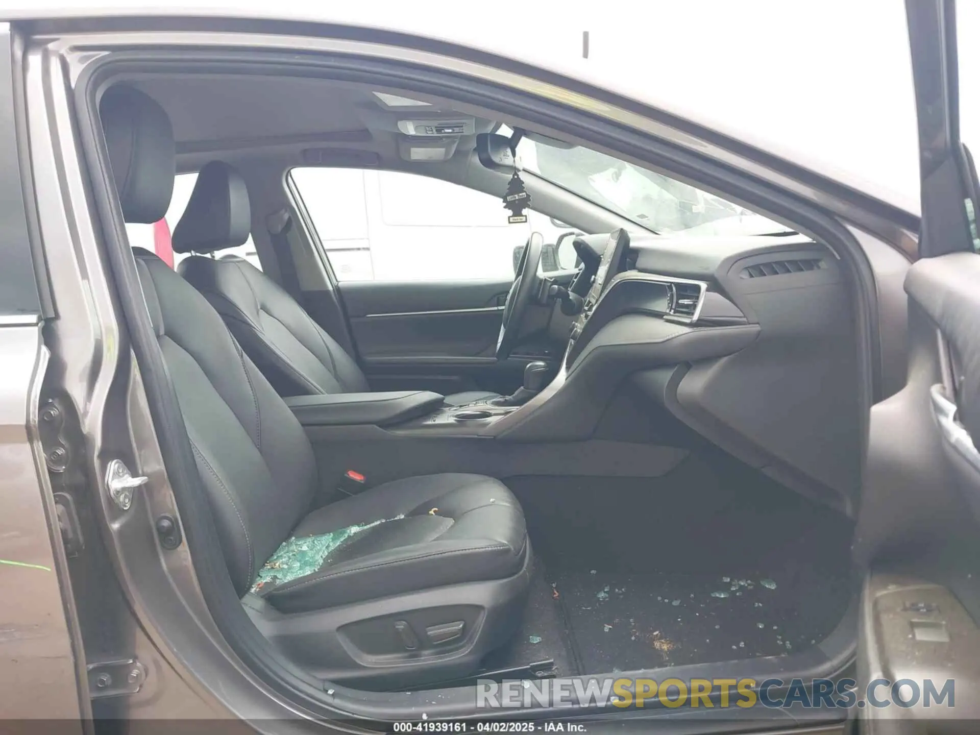 5 Photograph of a damaged car 4T1K61AK3PU178657 TOYOTA CAMRY 2023