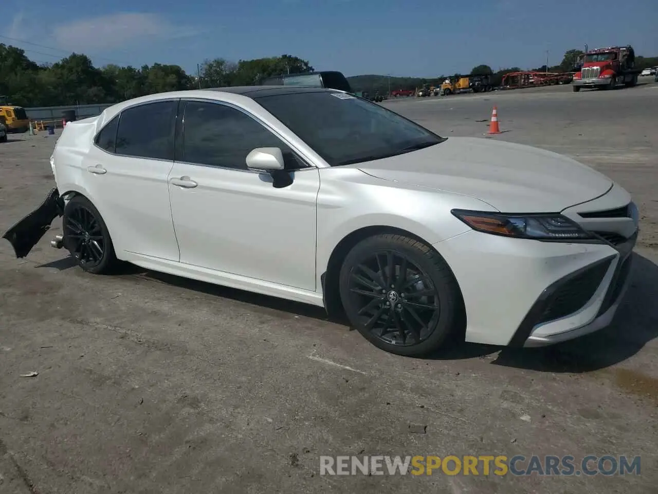 4 Photograph of a damaged car 4T1K61AK3PU725202 TOYOTA CAMRY 2023