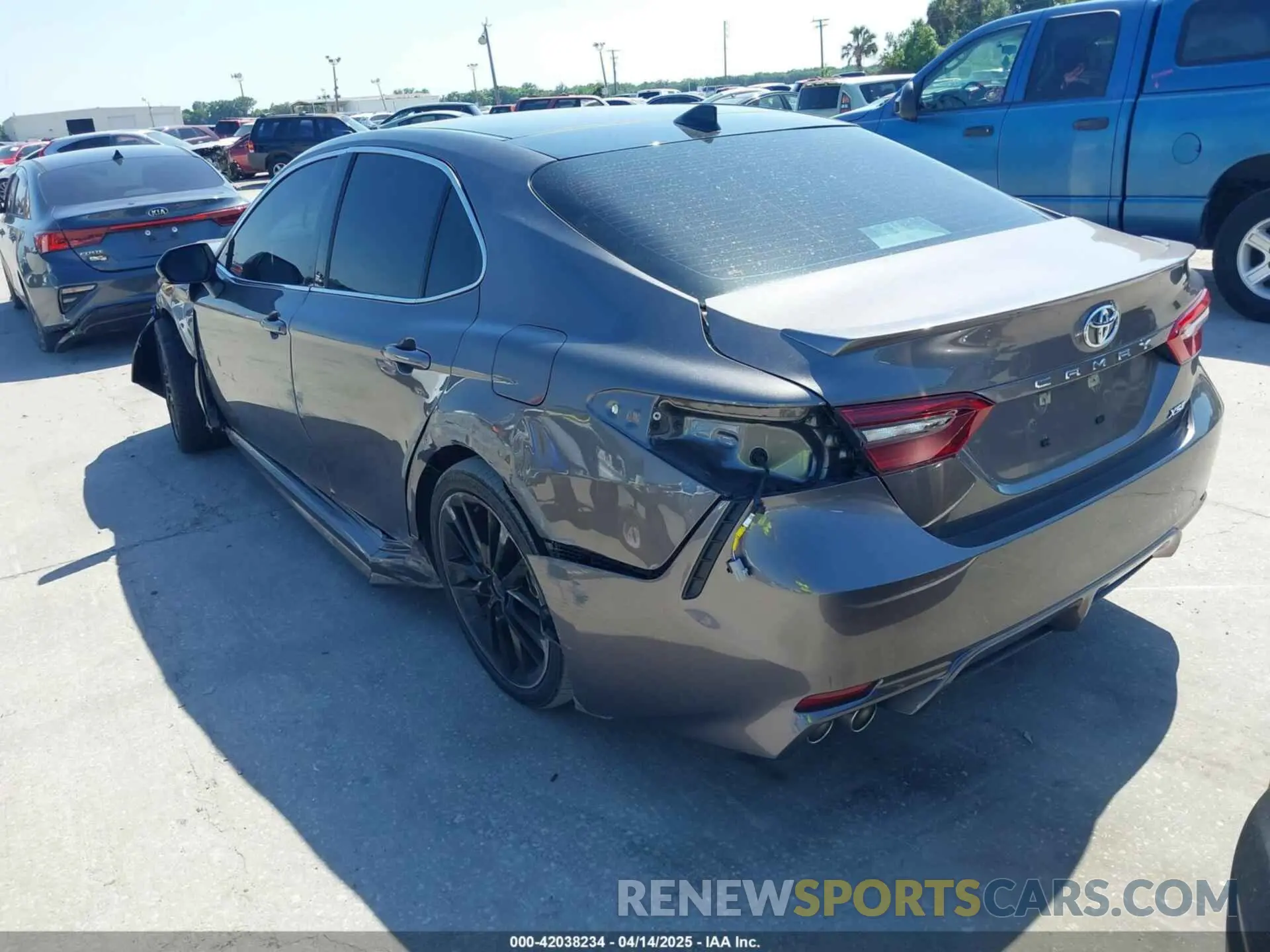 3 Photograph of a damaged car 4T1K61AK3PU806247 TOYOTA CAMRY 2023