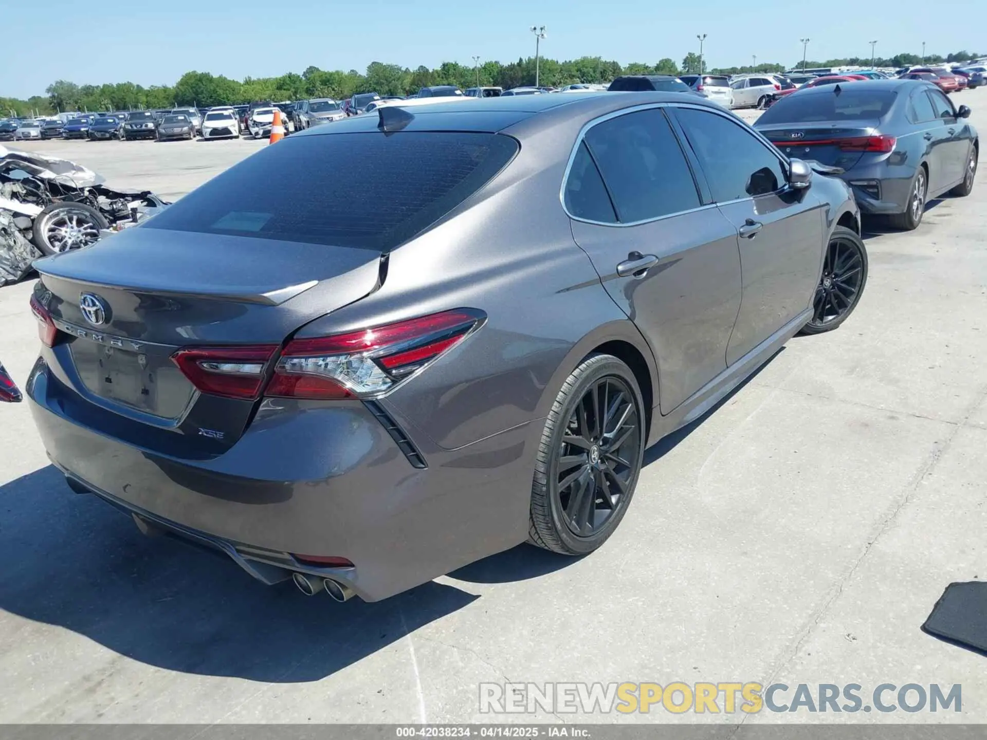 4 Photograph of a damaged car 4T1K61AK3PU806247 TOYOTA CAMRY 2023