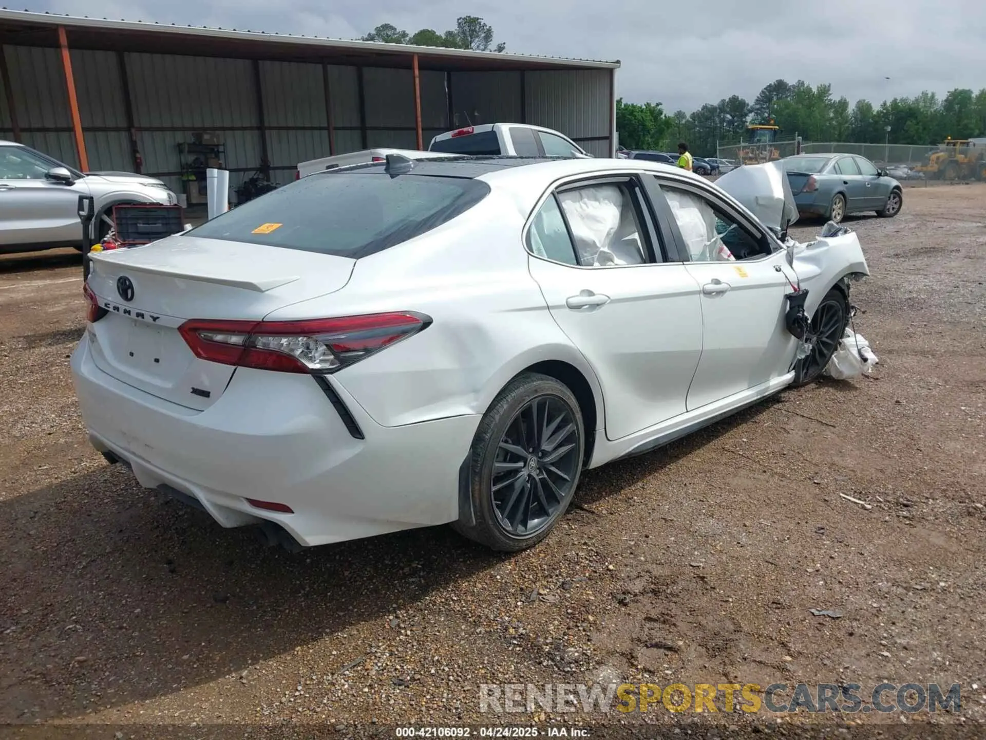 4 Photograph of a damaged car 4T1K61AK5PU758234 TOYOTA CAMRY 2023