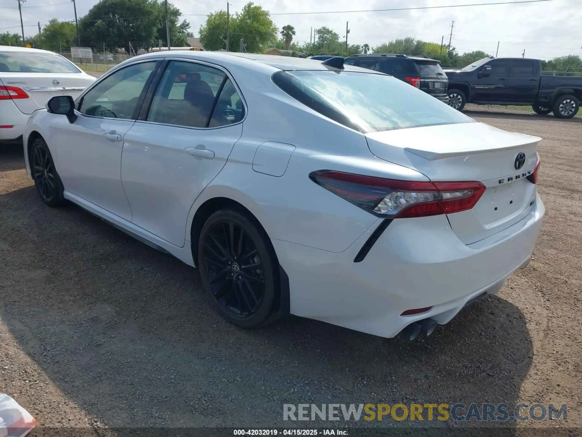 3 Photograph of a damaged car 4T1K61AK5PU792884 TOYOTA CAMRY 2023