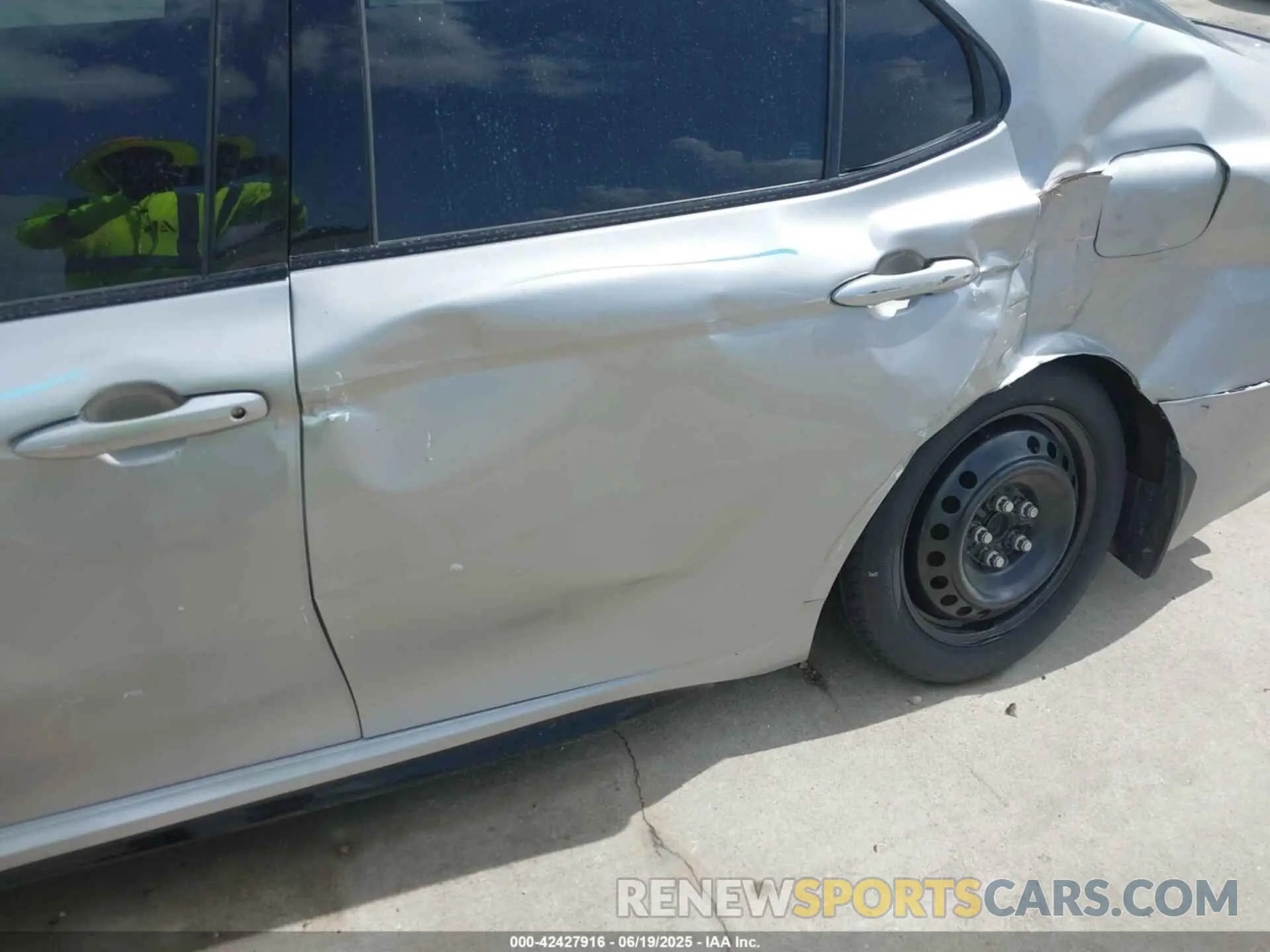 18 Photograph of a damaged car 4T1K61AK6PU079928 TOYOTA CAMRY 2023