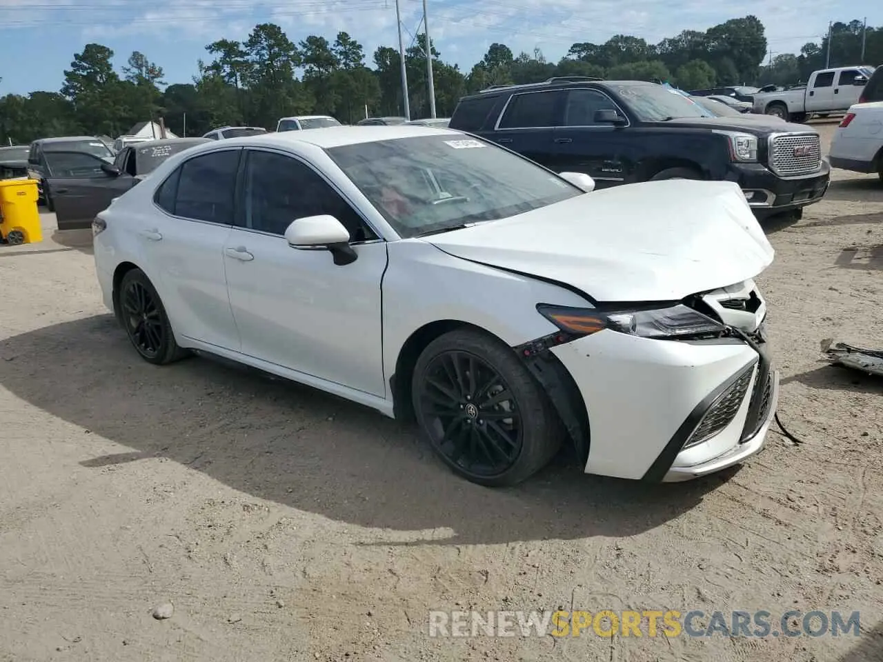 4 Photograph of a damaged car 4T1K61AK6PU737067 TOYOTA CAMRY 2023