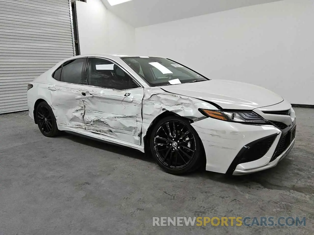 4 Photograph of a damaged car 4T1K61AK7PU103539 TOYOTA CAMRY 2023