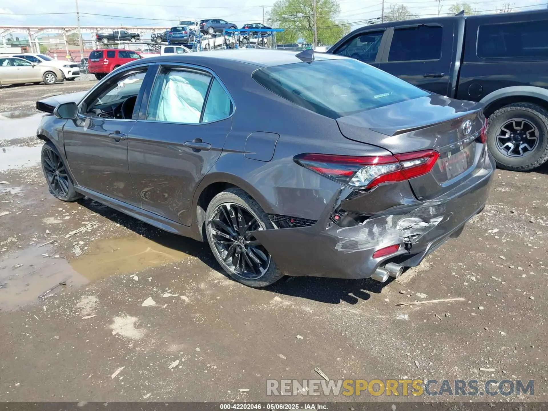3 Photograph of a damaged car 4T1K61AK7PU780770 TOYOTA CAMRY 2023