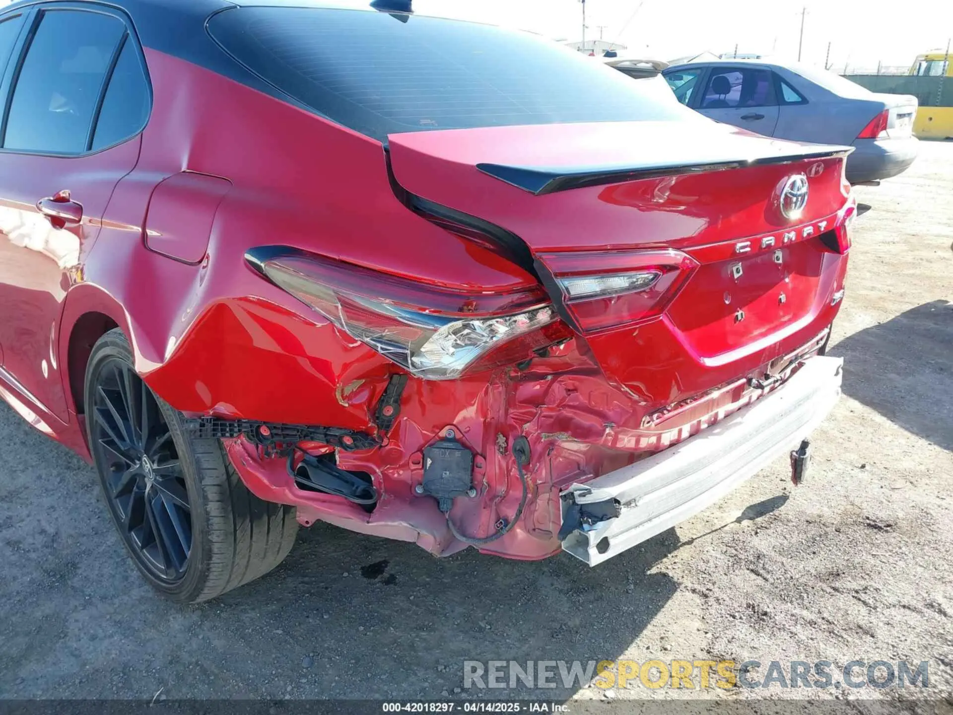 6 Photograph of a damaged car 4T1K61AK8PU106692 TOYOTA CAMRY 2023