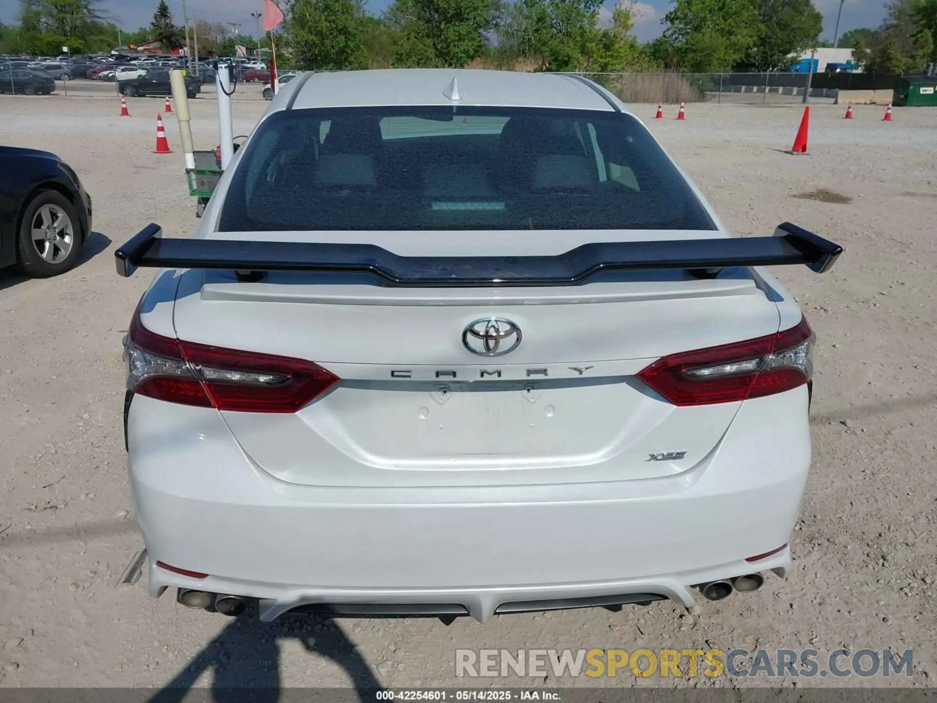 16 Photograph of a damaged car 4T1K61AK8PU790224 TOYOTA CAMRY 2023