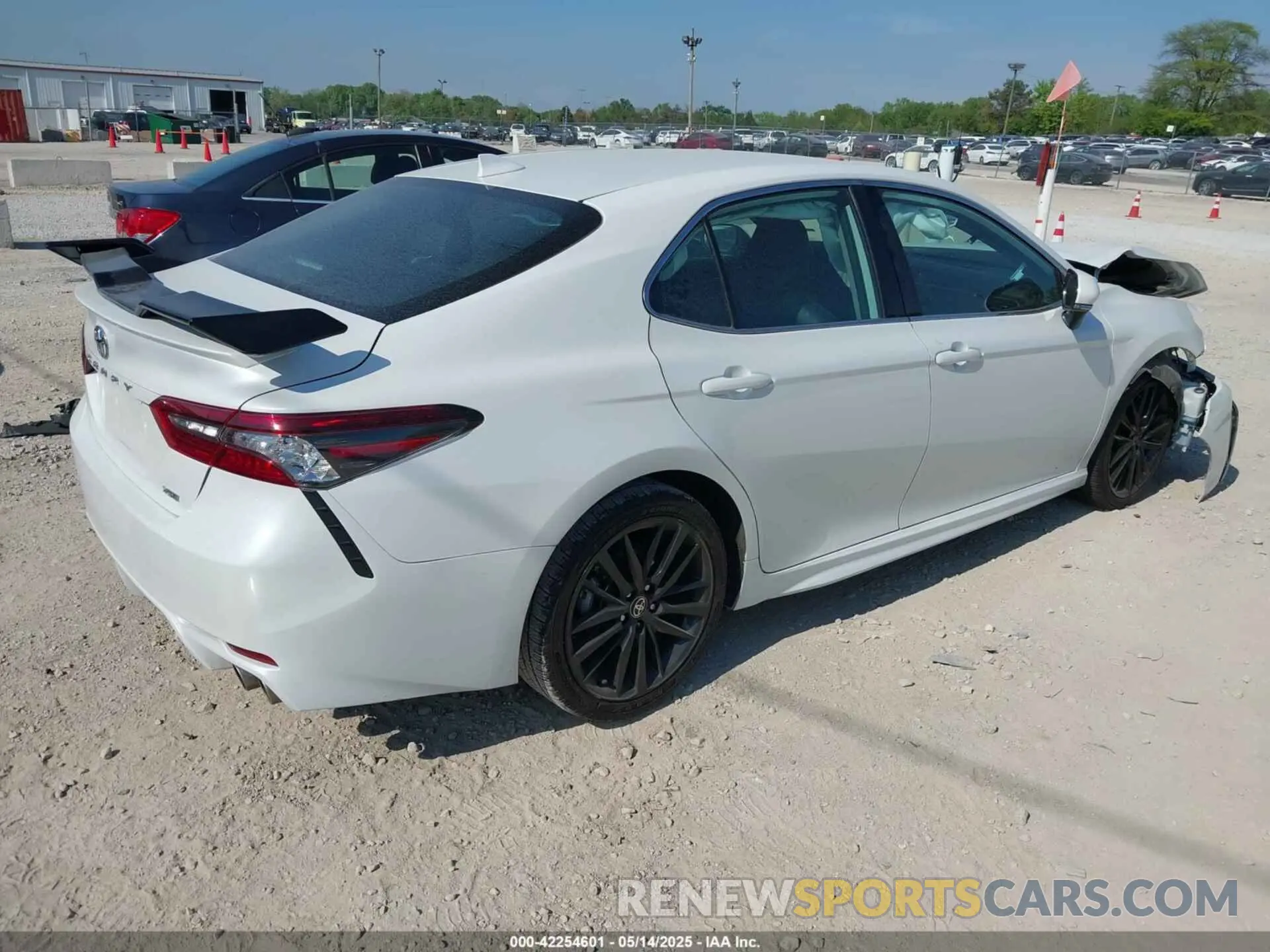 4 Photograph of a damaged car 4T1K61AK8PU790224 TOYOTA CAMRY 2023