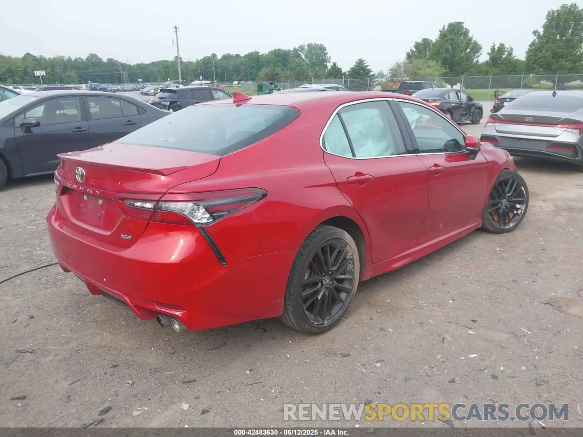 4 Photograph of a damaged car 4T1K61AK9PU133559 TOYOTA CAMRY 2023