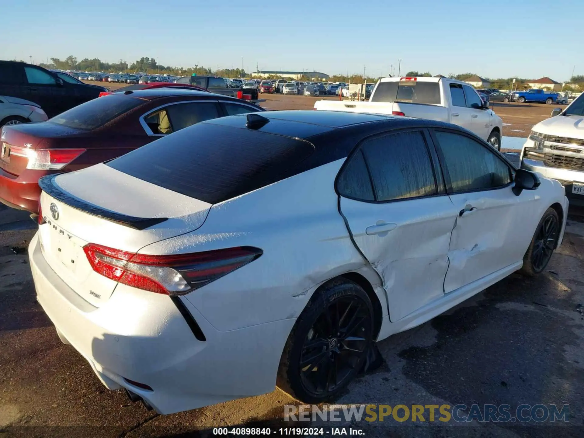 4 Photograph of a damaged car 4T1K61AKXPU148510 TOYOTA CAMRY 2023