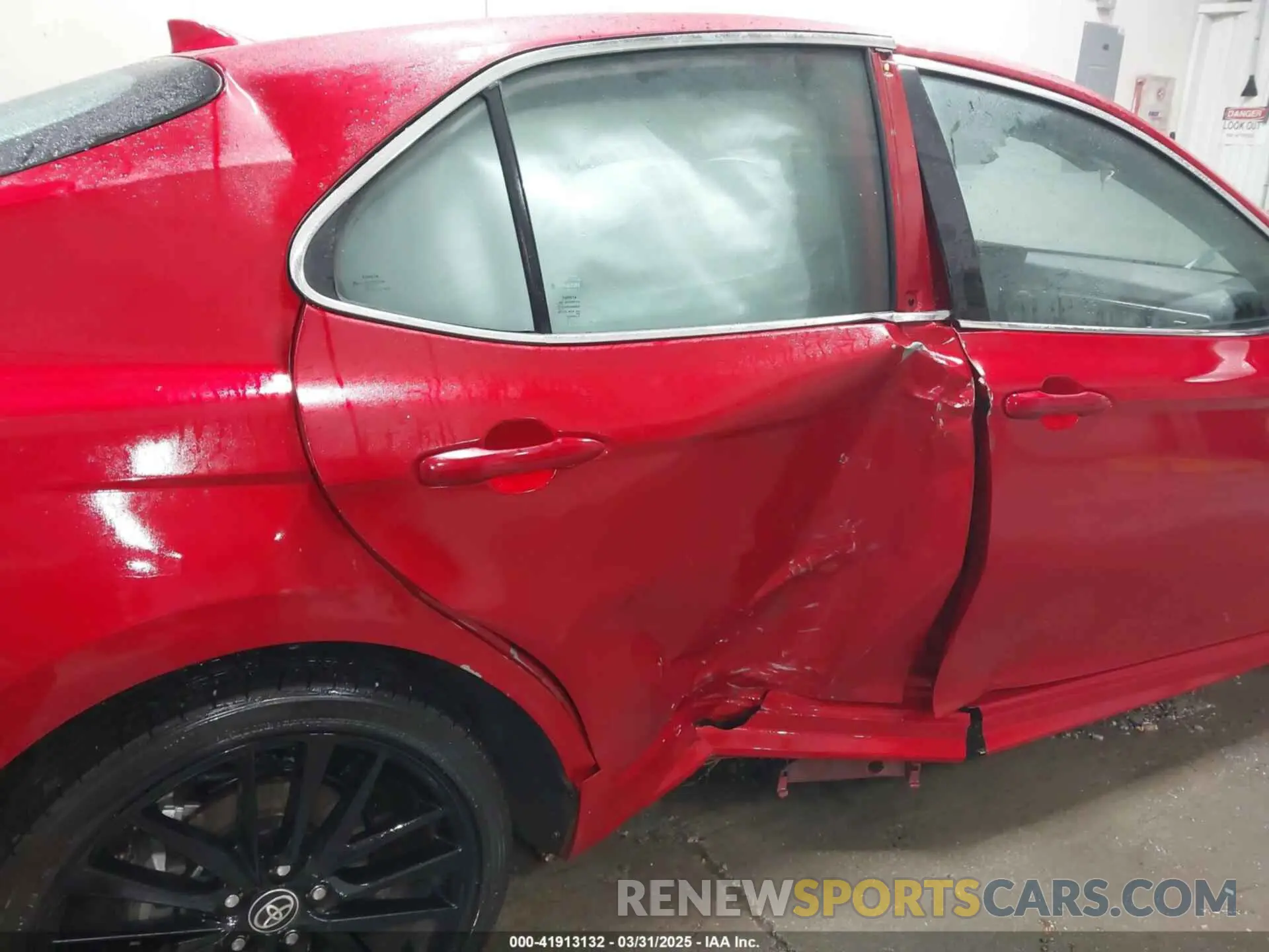 6 Photograph of a damaged car 4T1K61AKXPU170006 TOYOTA CAMRY 2023