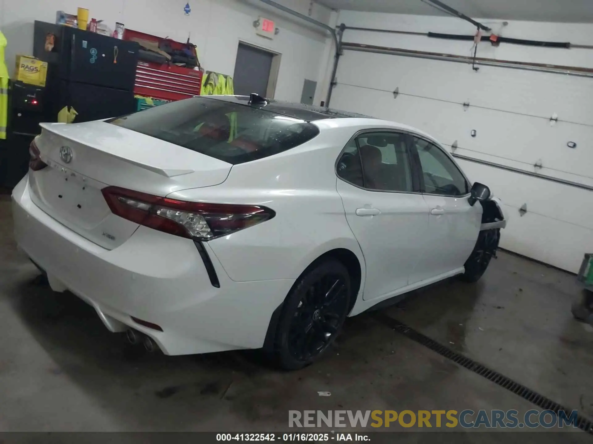 4 Photograph of a damaged car 4T1K61AKXPU793593 TOYOTA CAMRY 2023