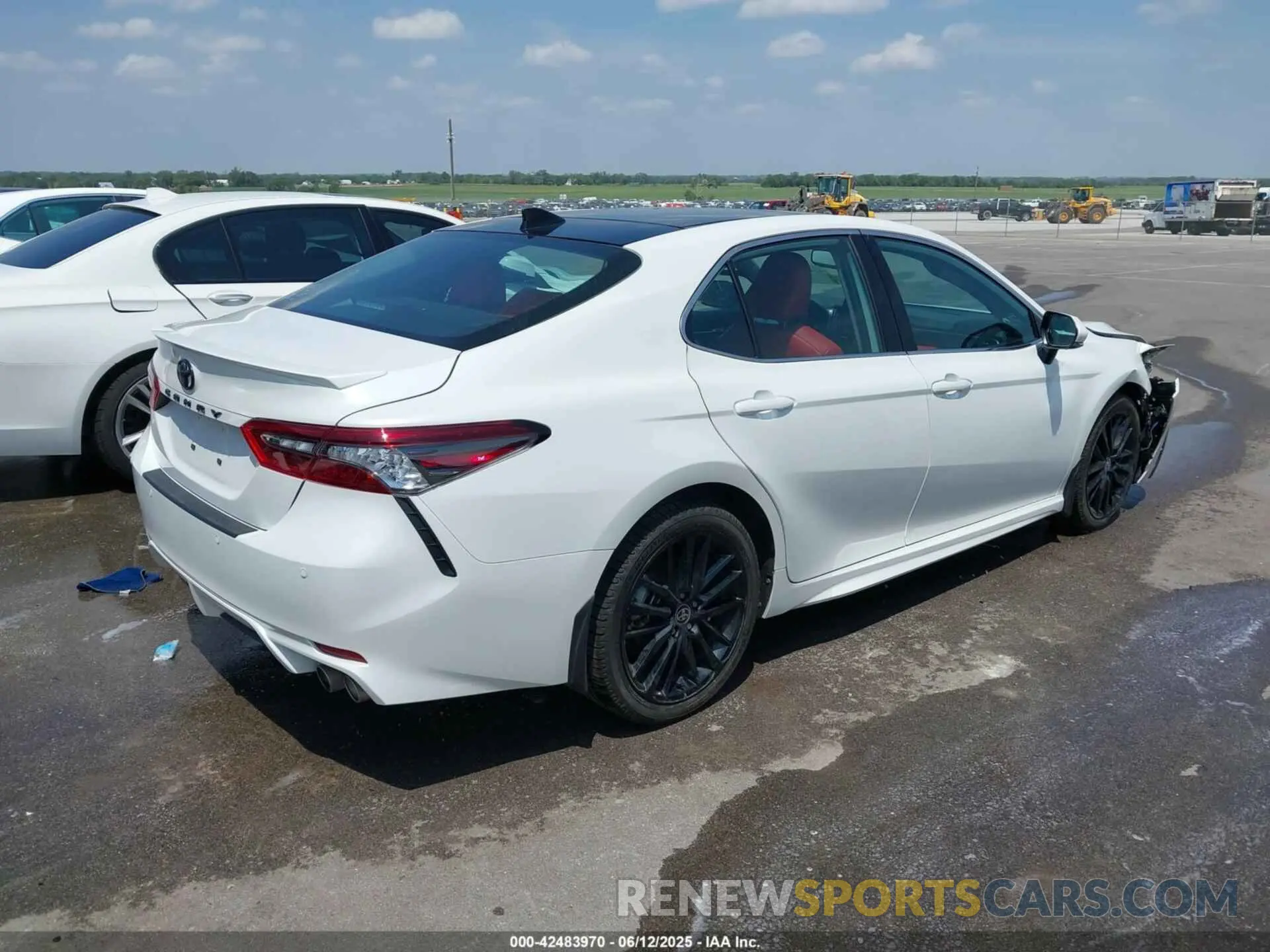 4 Photograph of a damaged car 4T1K61BK0PU087313 TOYOTA CAMRY 2023