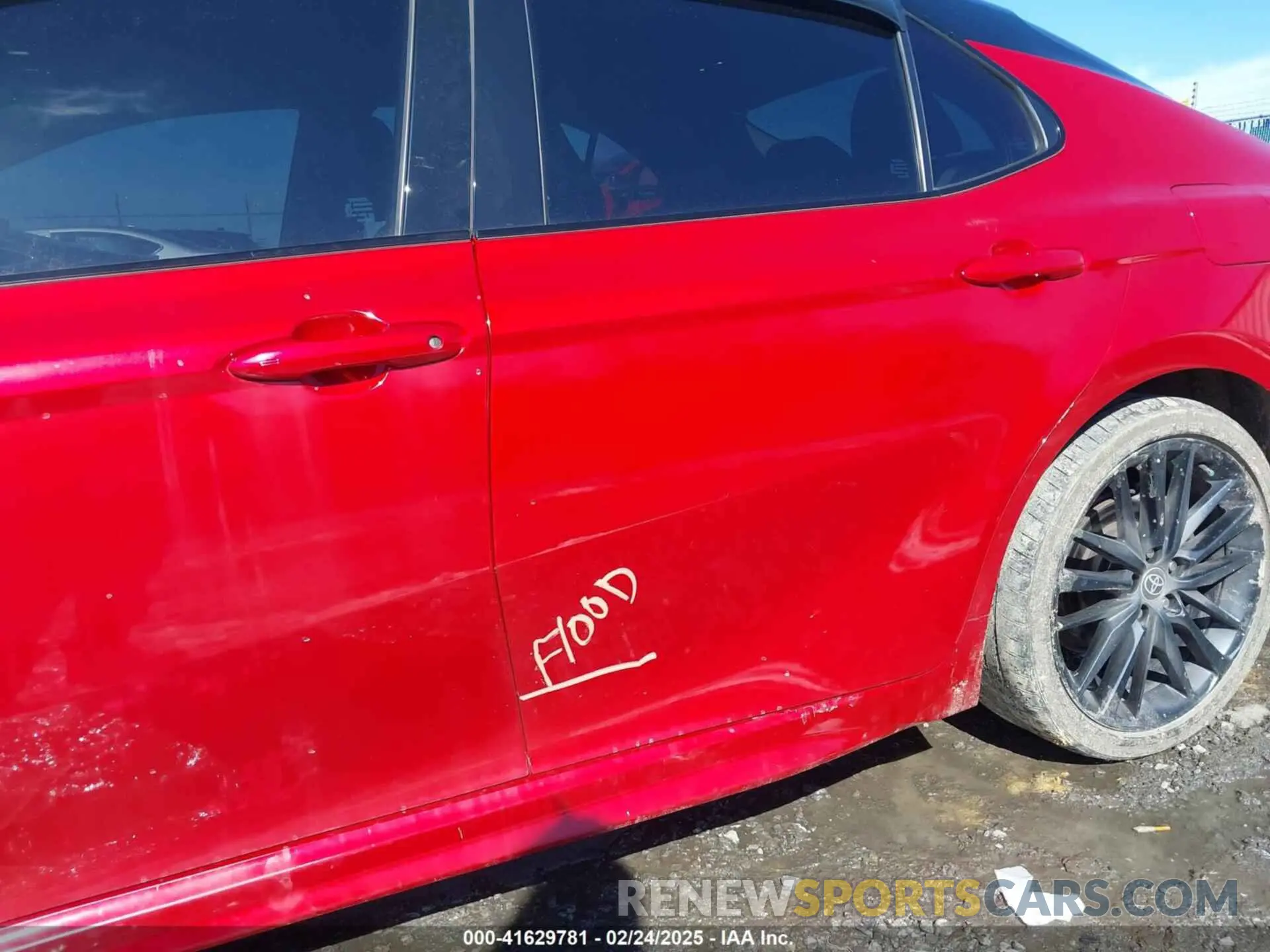 6 Photograph of a damaged car 4T1K61BK7PU076664 TOYOTA CAMRY 2023