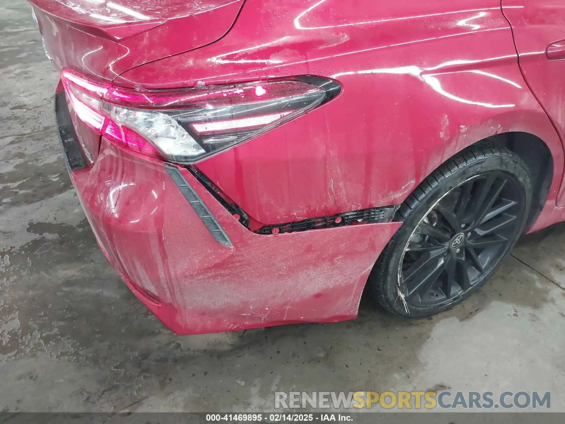 18 Photograph of a damaged car 4T1K61BK7PU100428 TOYOTA CAMRY 2023