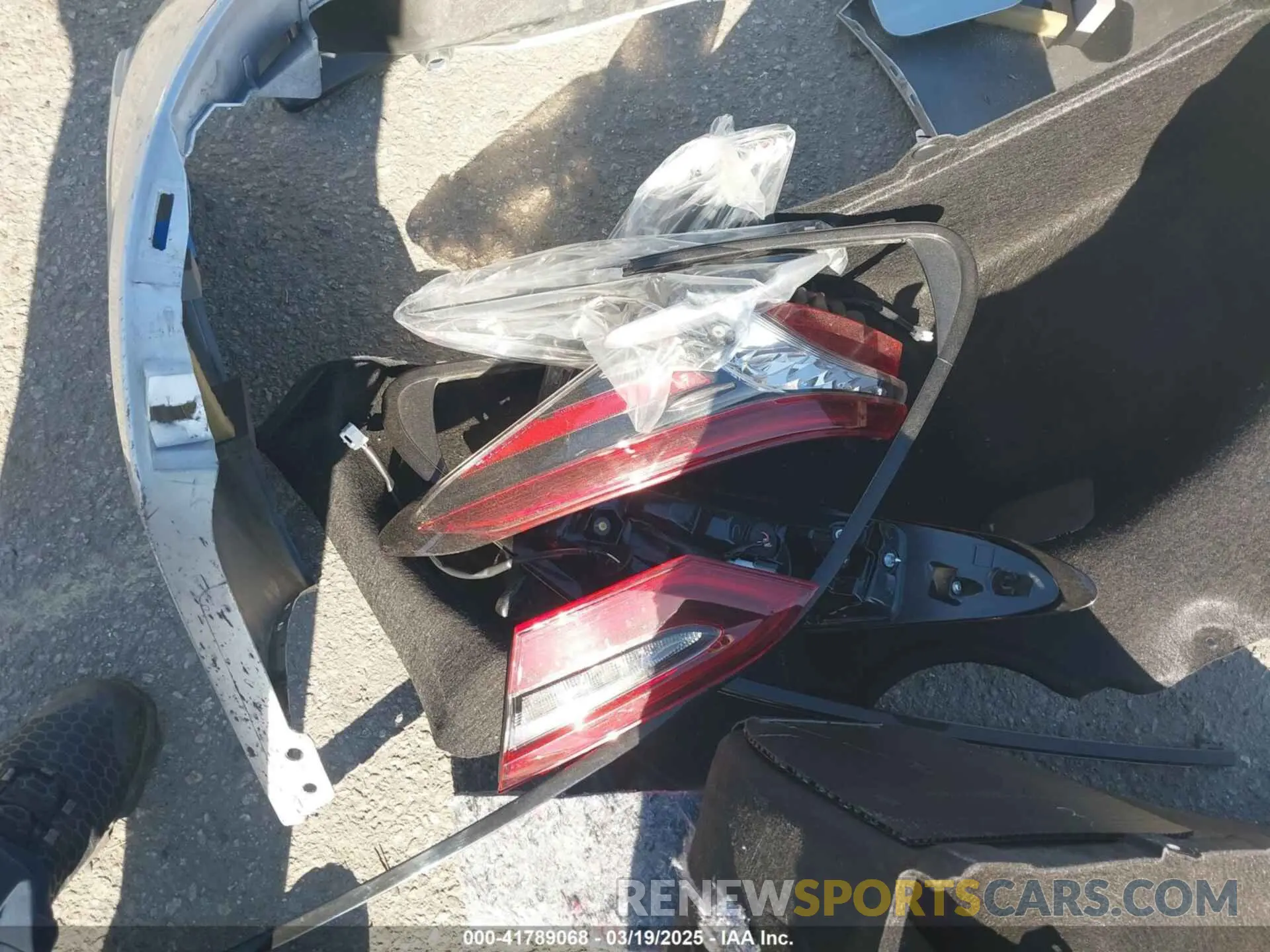 18 Photograph of a damaged car 4T1KZ1AK1PU081240 TOYOTA CAMRY 2023