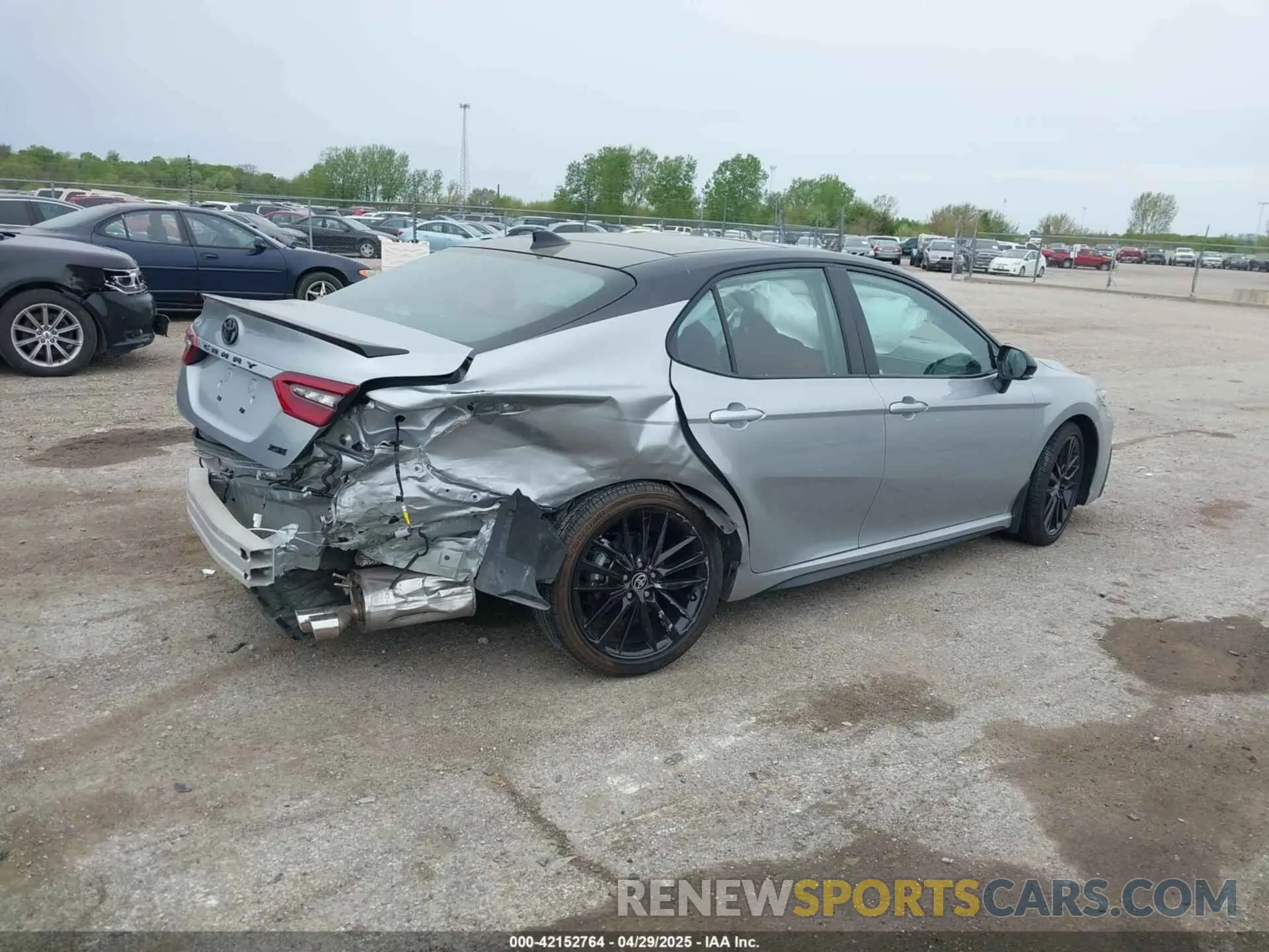 4 Photograph of a damaged car 4T1KZ1AK2PU082946 TOYOTA CAMRY 2023