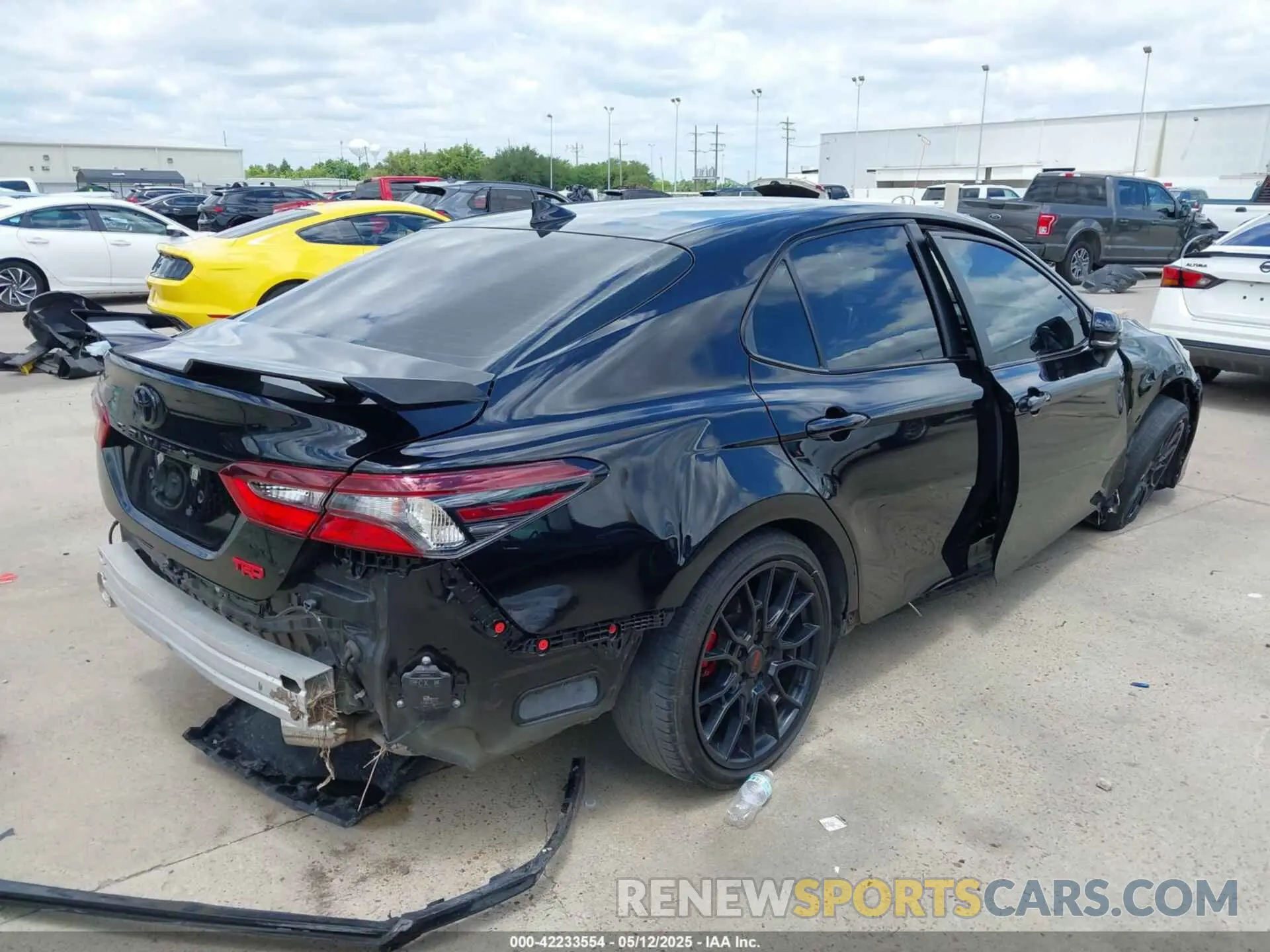 4 Photograph of a damaged car 4T1KZ1AK4PU079594 TOYOTA CAMRY 2023