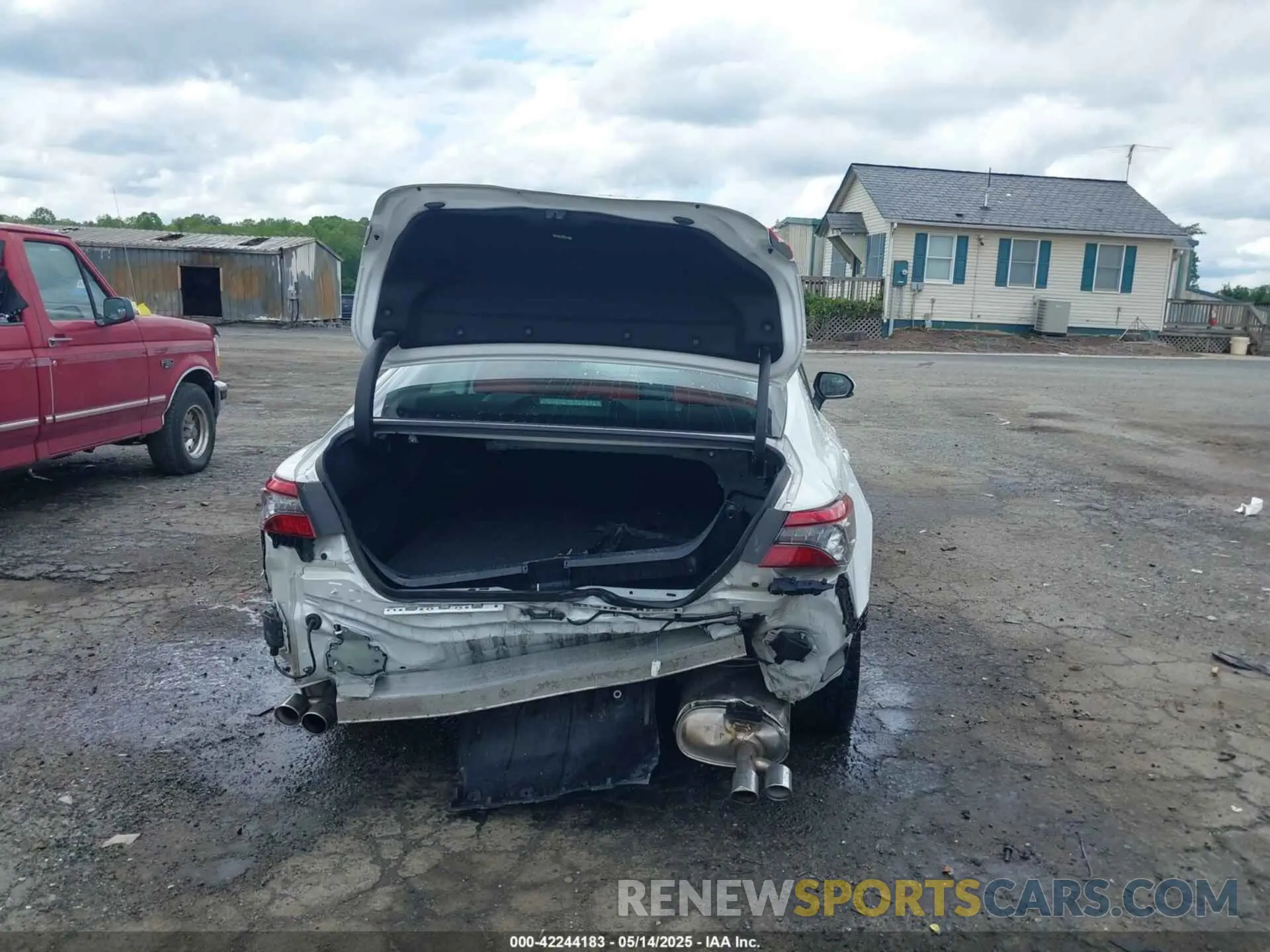 17 Photograph of a damaged car 4T1KZ1AK8PU073362 TOYOTA CAMRY 2023