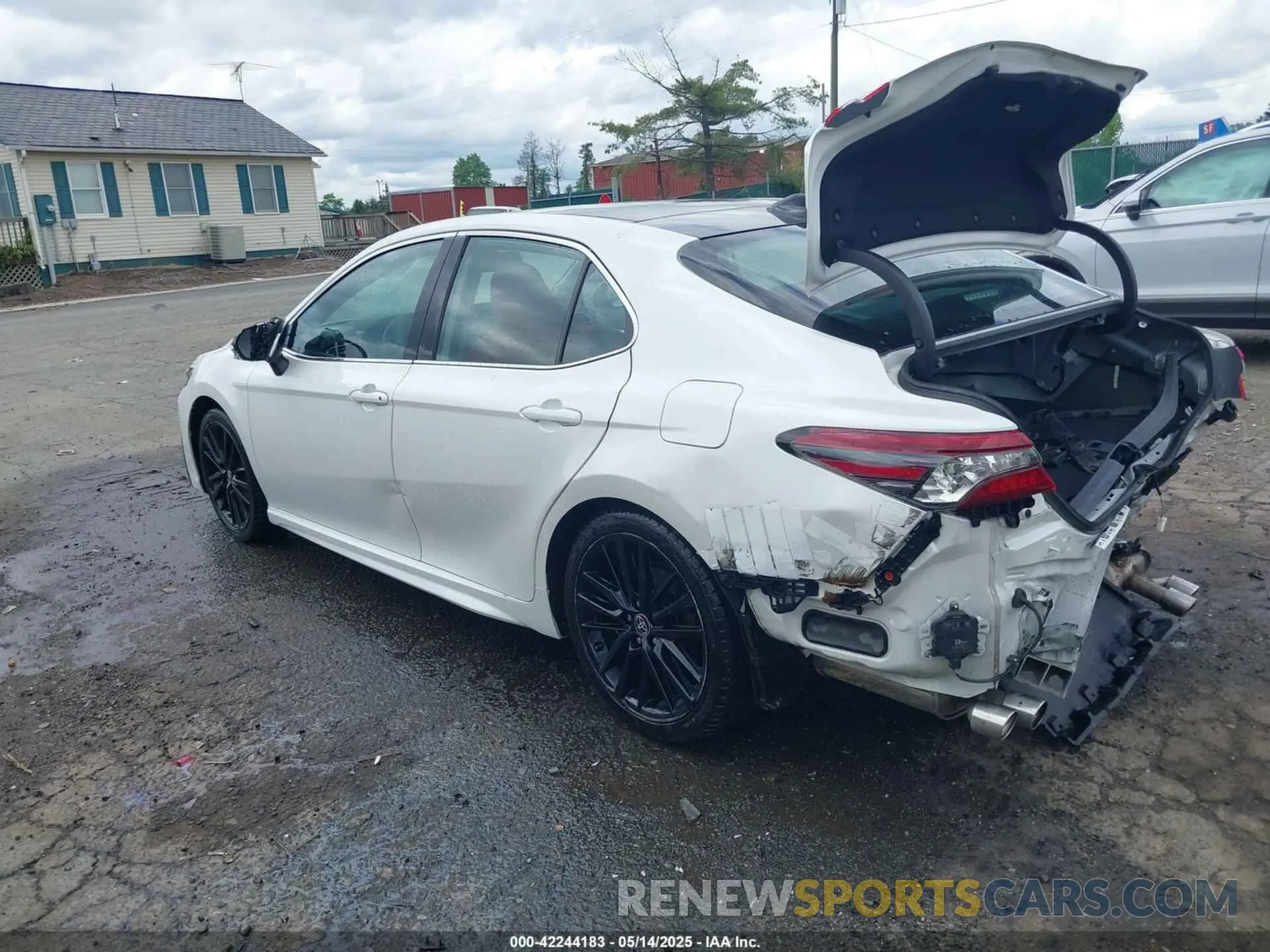 3 Photograph of a damaged car 4T1KZ1AK8PU073362 TOYOTA CAMRY 2023