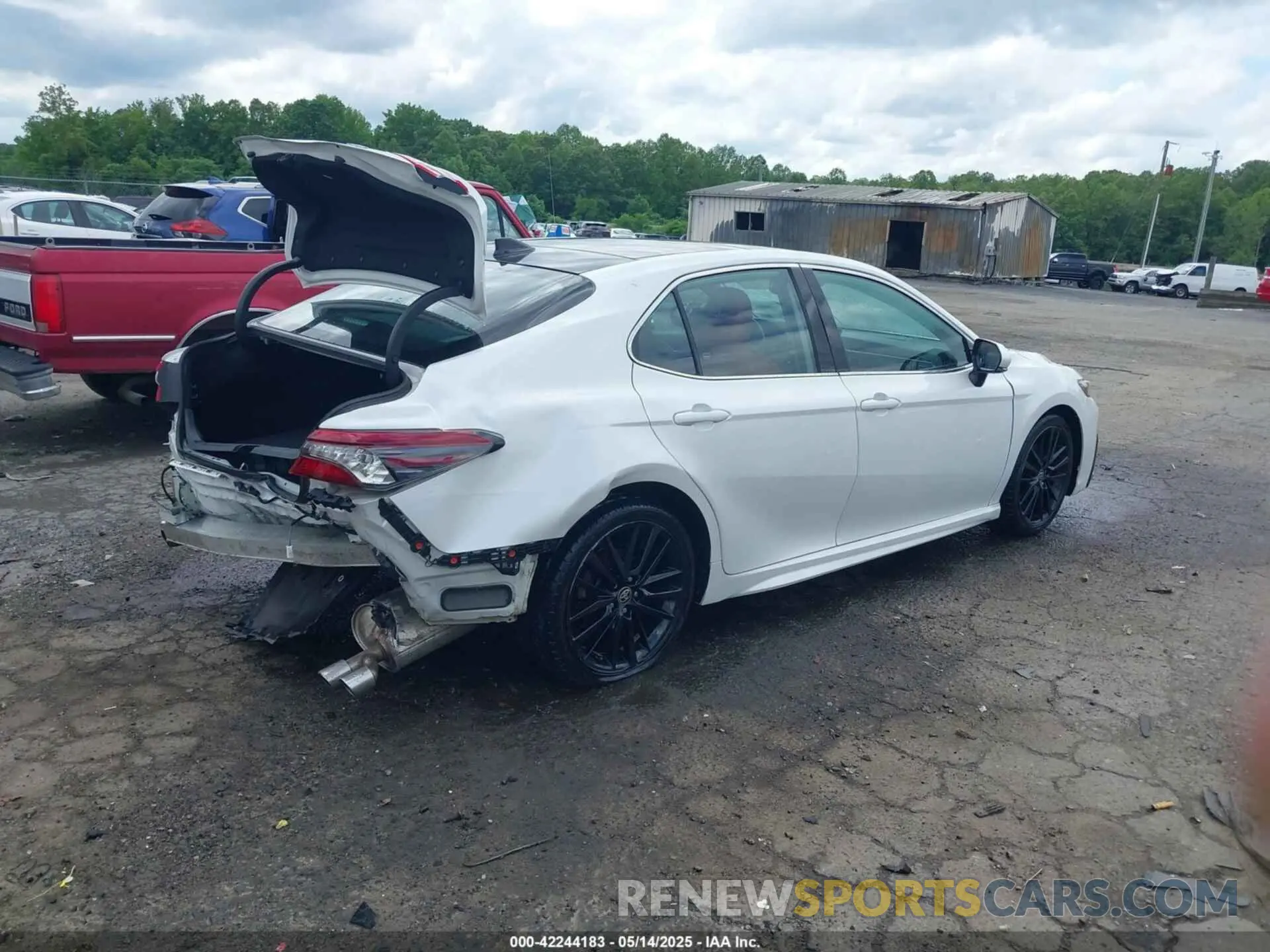 4 Photograph of a damaged car 4T1KZ1AK8PU073362 TOYOTA CAMRY 2023