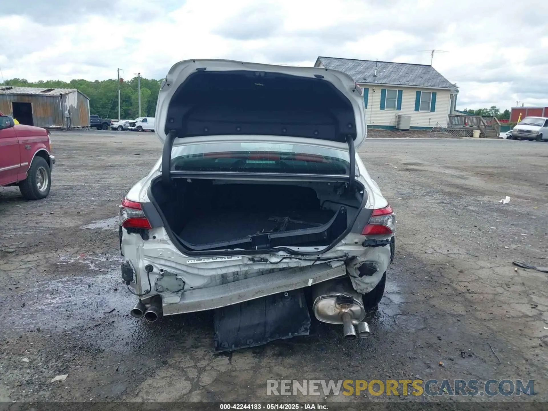 6 Photograph of a damaged car 4T1KZ1AK8PU073362 TOYOTA CAMRY 2023