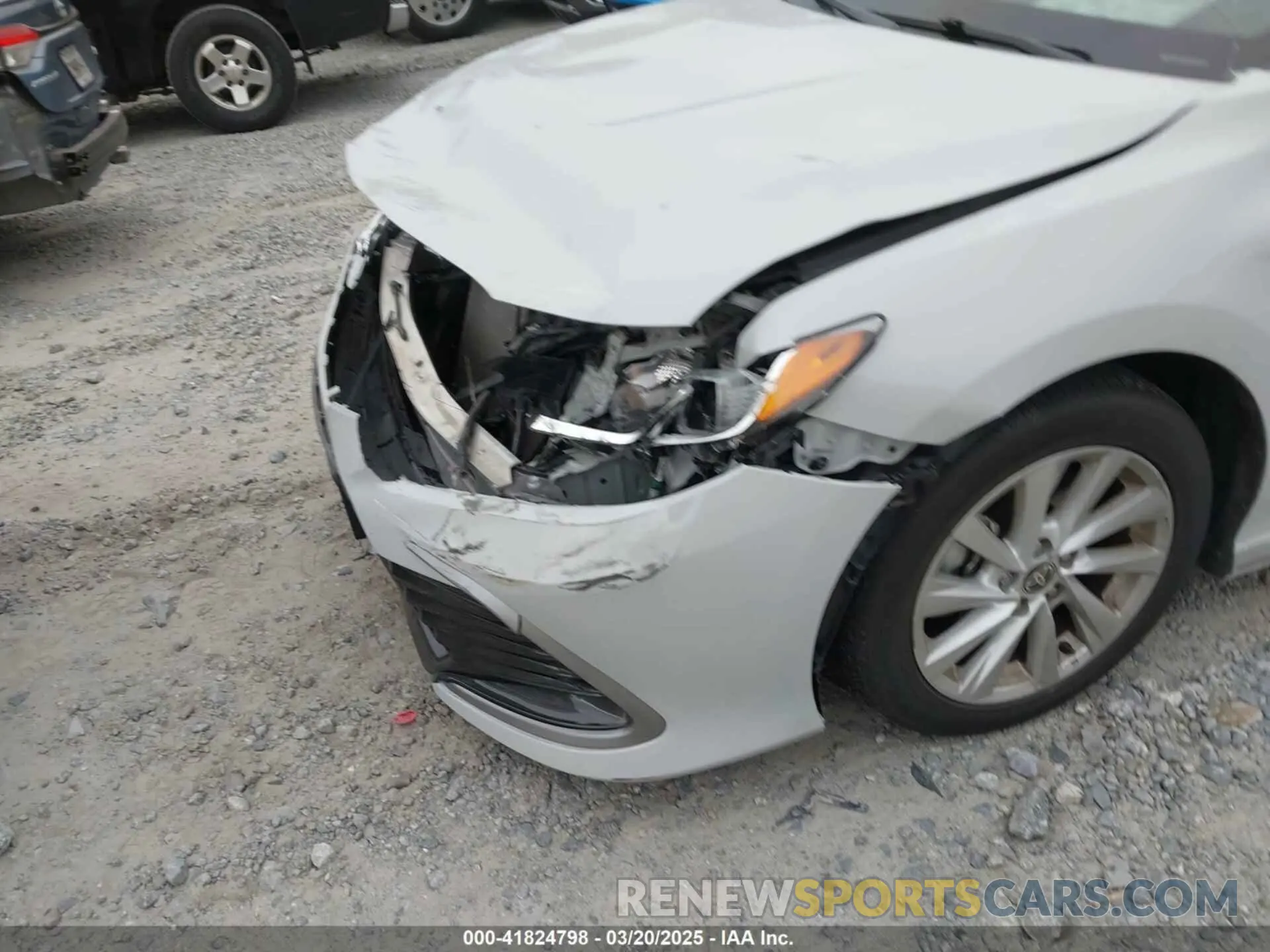17 Photograph of a damaged car 4T1R11AK2PU098196 TOYOTA CAMRY 2023