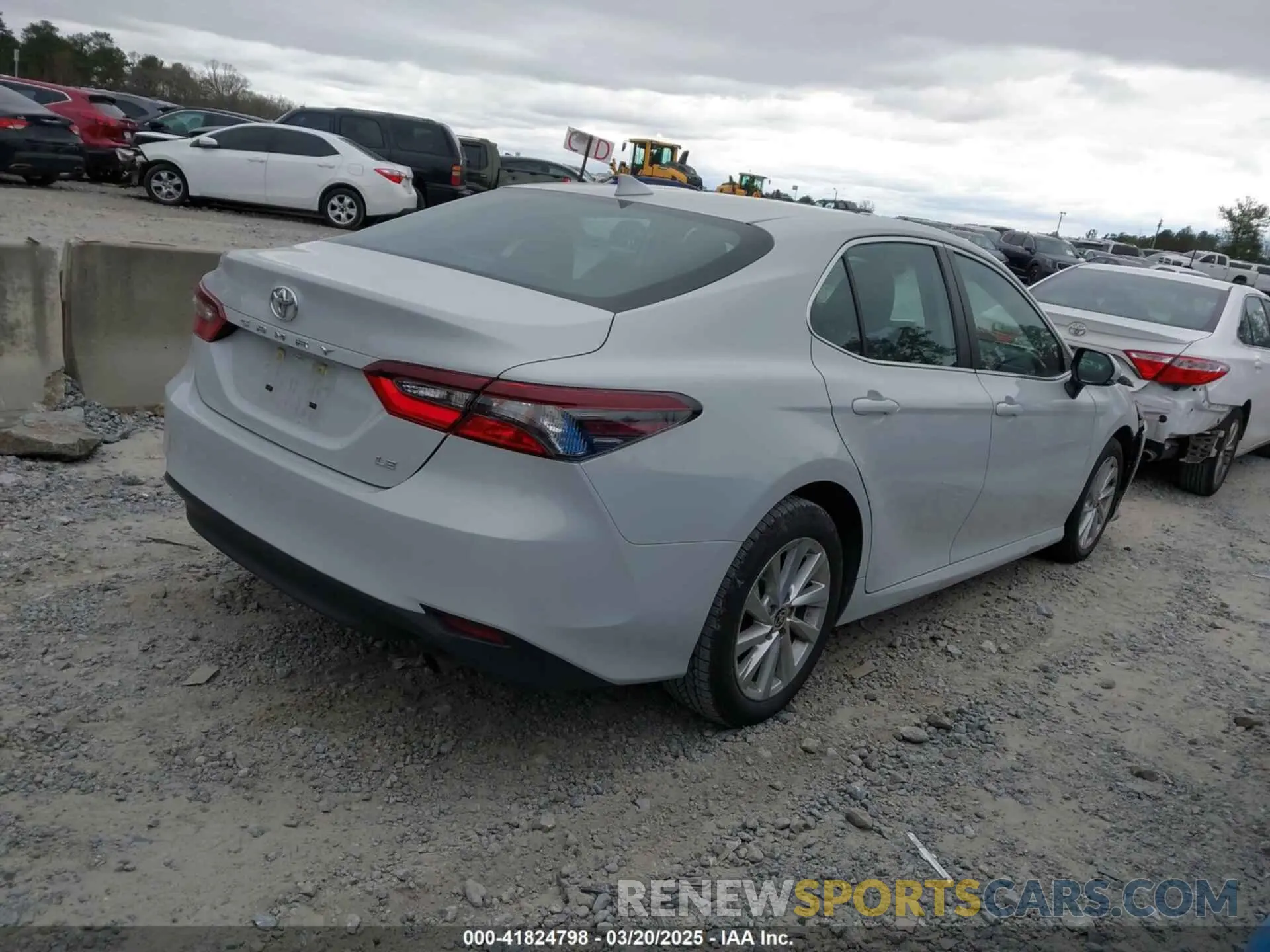 4 Photograph of a damaged car 4T1R11AK2PU098196 TOYOTA CAMRY 2023
