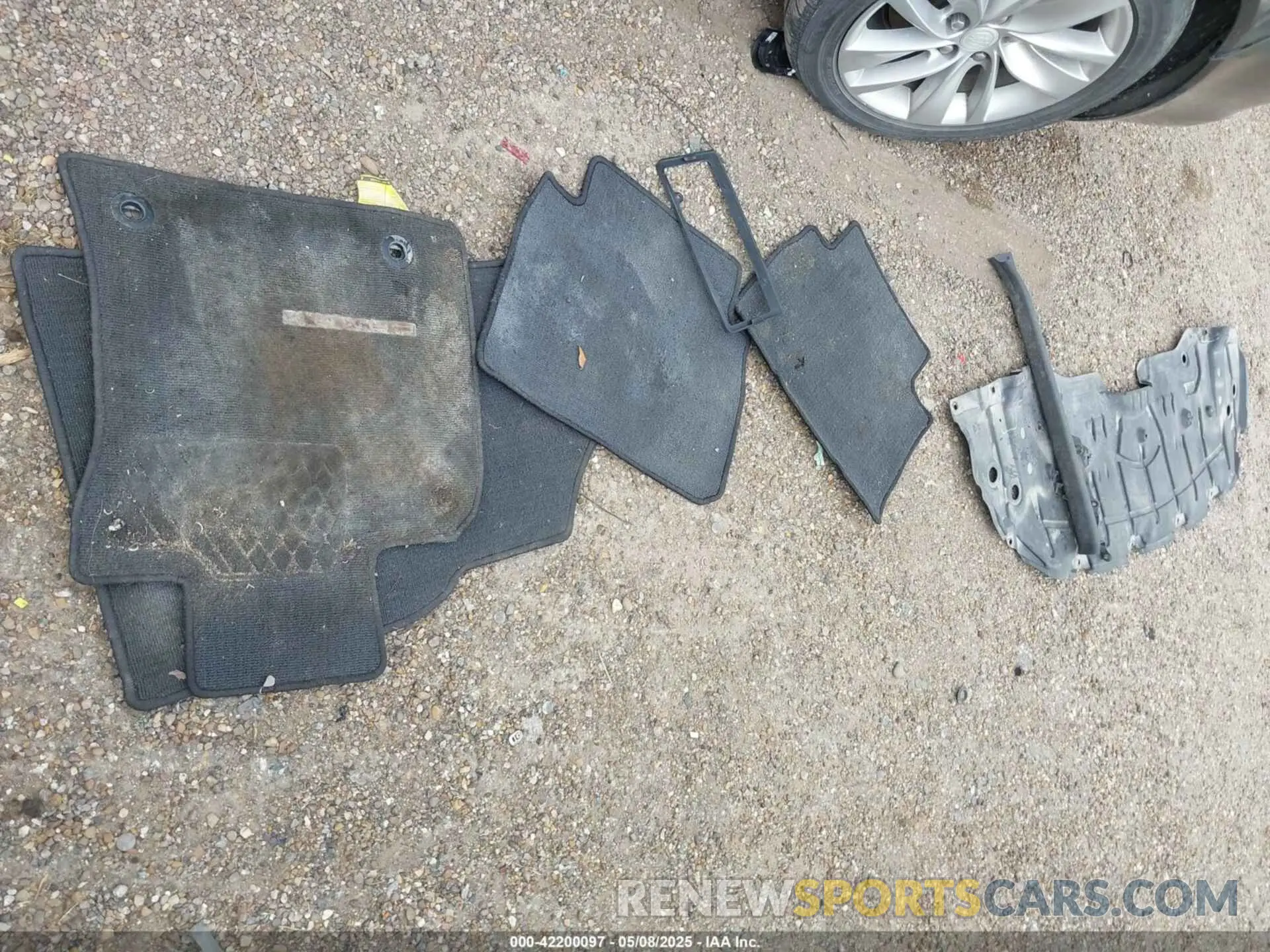12 Photograph of a damaged car 4T1R11AK2PU737127 TOYOTA CAMRY 2023