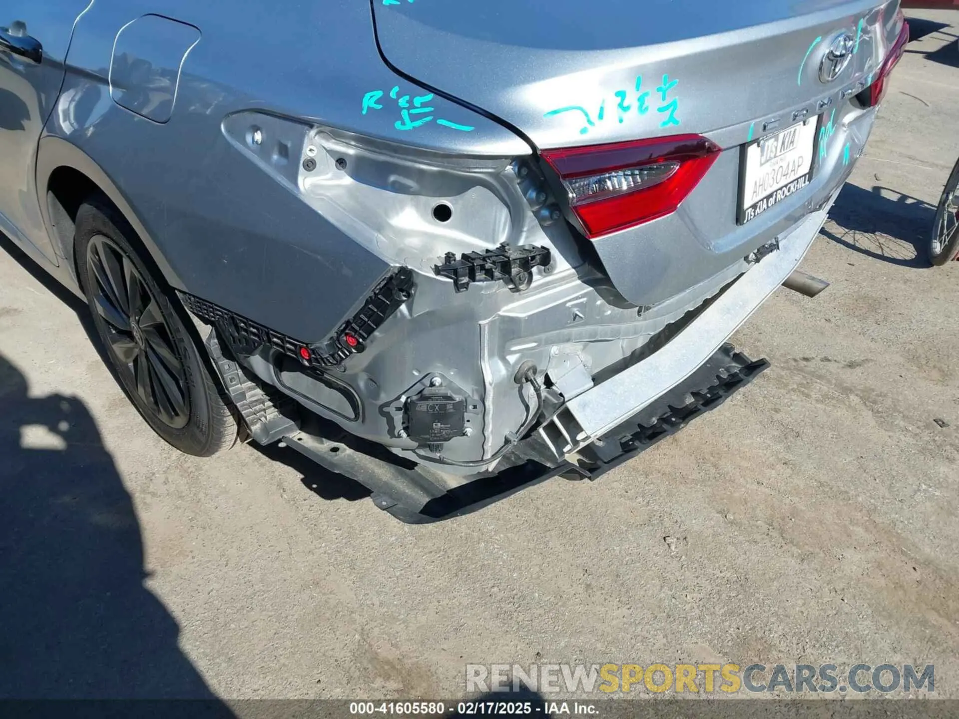 18 Photograph of a damaged car 4T1R11AK3PU743079 TOYOTA CAMRY 2023