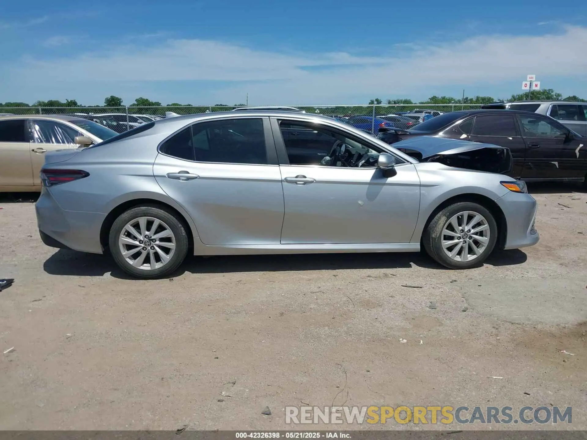 13 Photograph of a damaged car 4T1R11AK3PU800638 TOYOTA CAMRY 2023