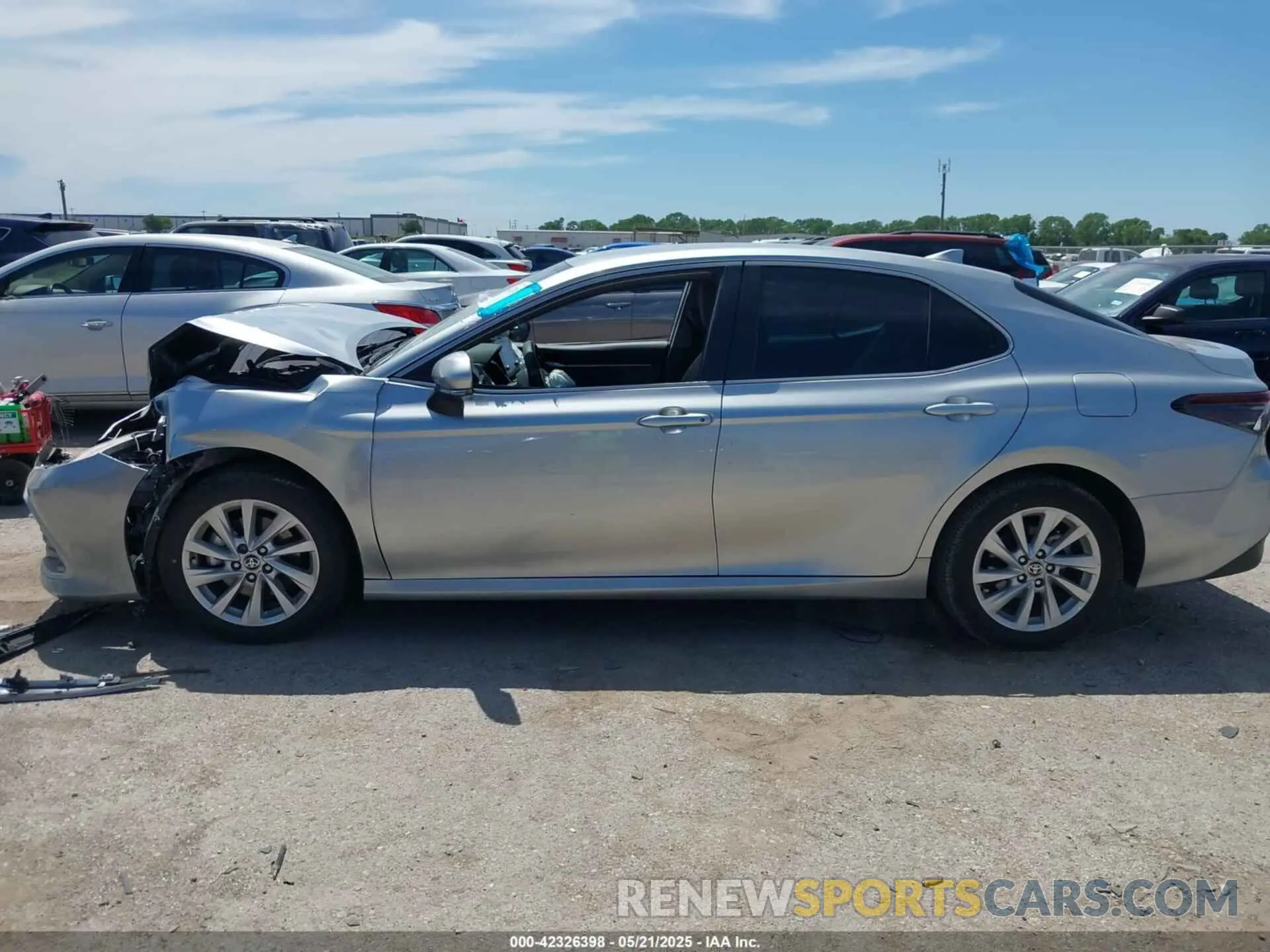 14 Photograph of a damaged car 4T1R11AK3PU800638 TOYOTA CAMRY 2023