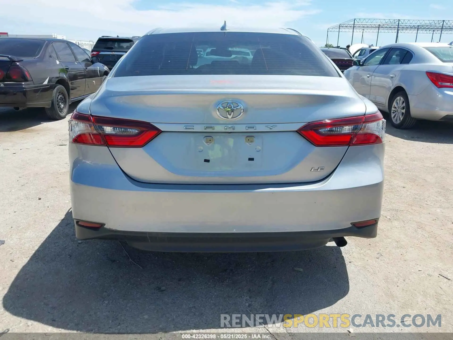 16 Photograph of a damaged car 4T1R11AK3PU800638 TOYOTA CAMRY 2023