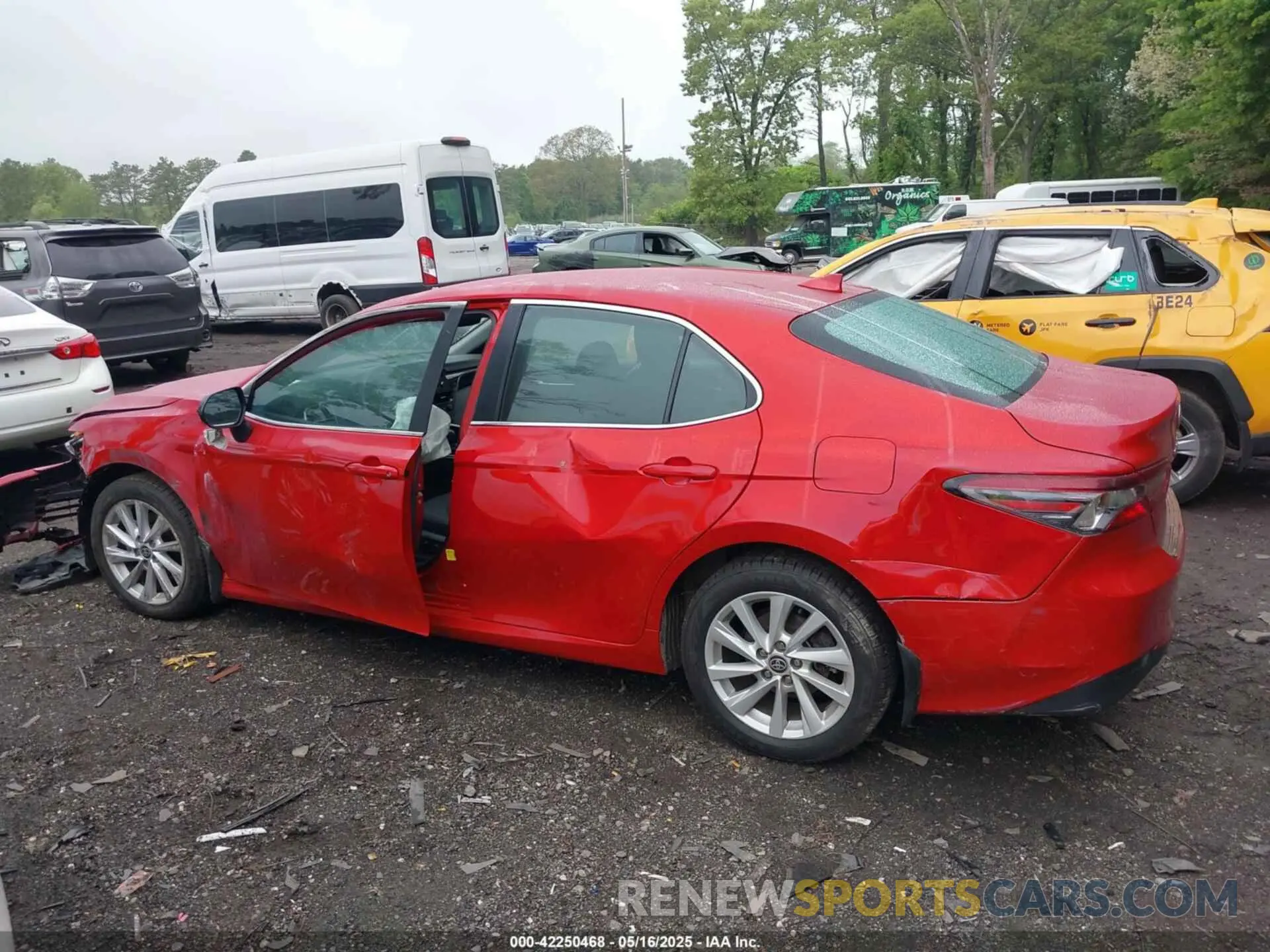 14 Photograph of a damaged car 4T1R11BK3PU096651 TOYOTA CAMRY 2023