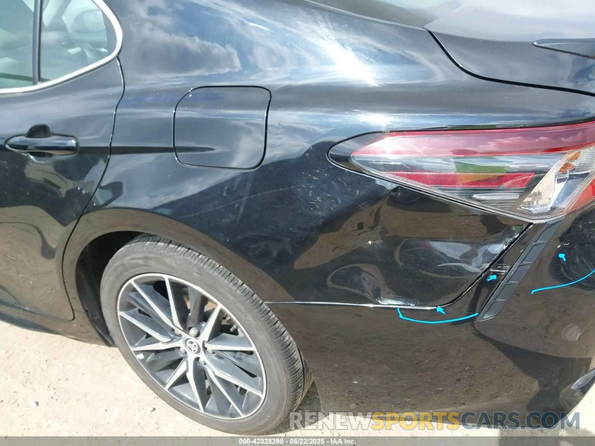 6 Photograph of a damaged car 4T1S11AK0PU155335 TOYOTA CAMRY 2023