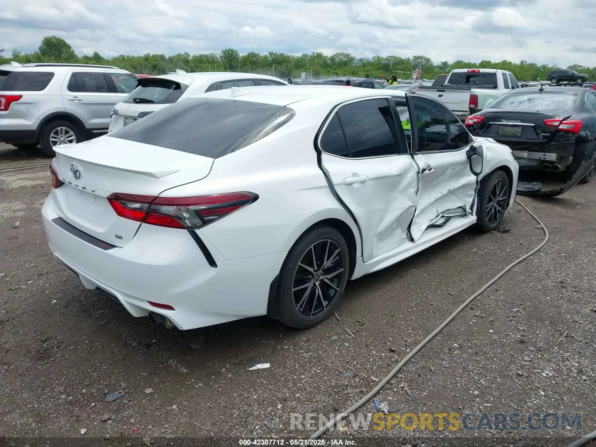 4 Photograph of a damaged car 4T1S11AK8PU110725 TOYOTA CAMRY 2023